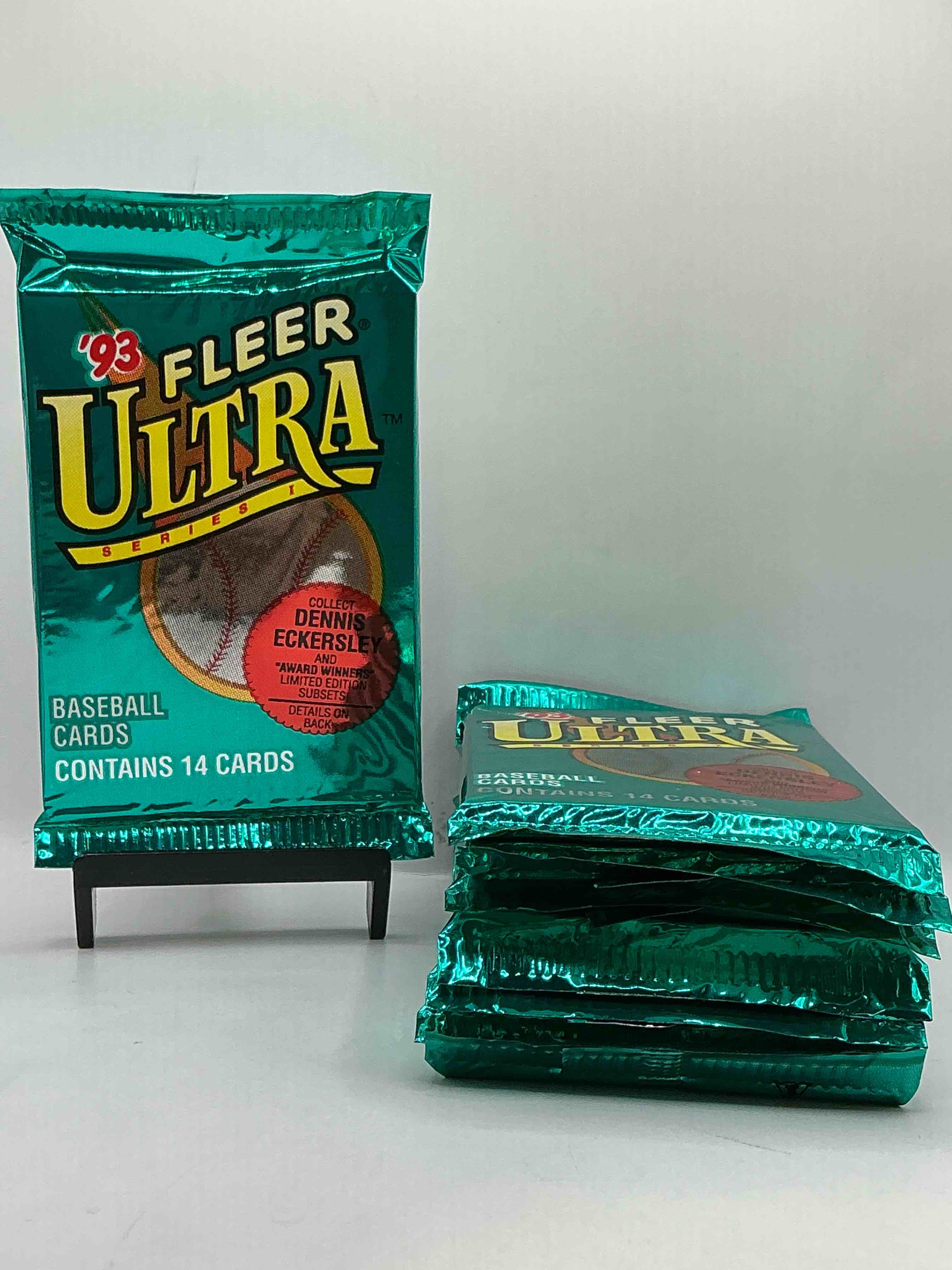 dennis eckersley limited edition subsets!? 1993 fleer ultra baseball card packs!search for legends & rare subsets look for ken griffey jr, nolan ryan, don mattingly & more!