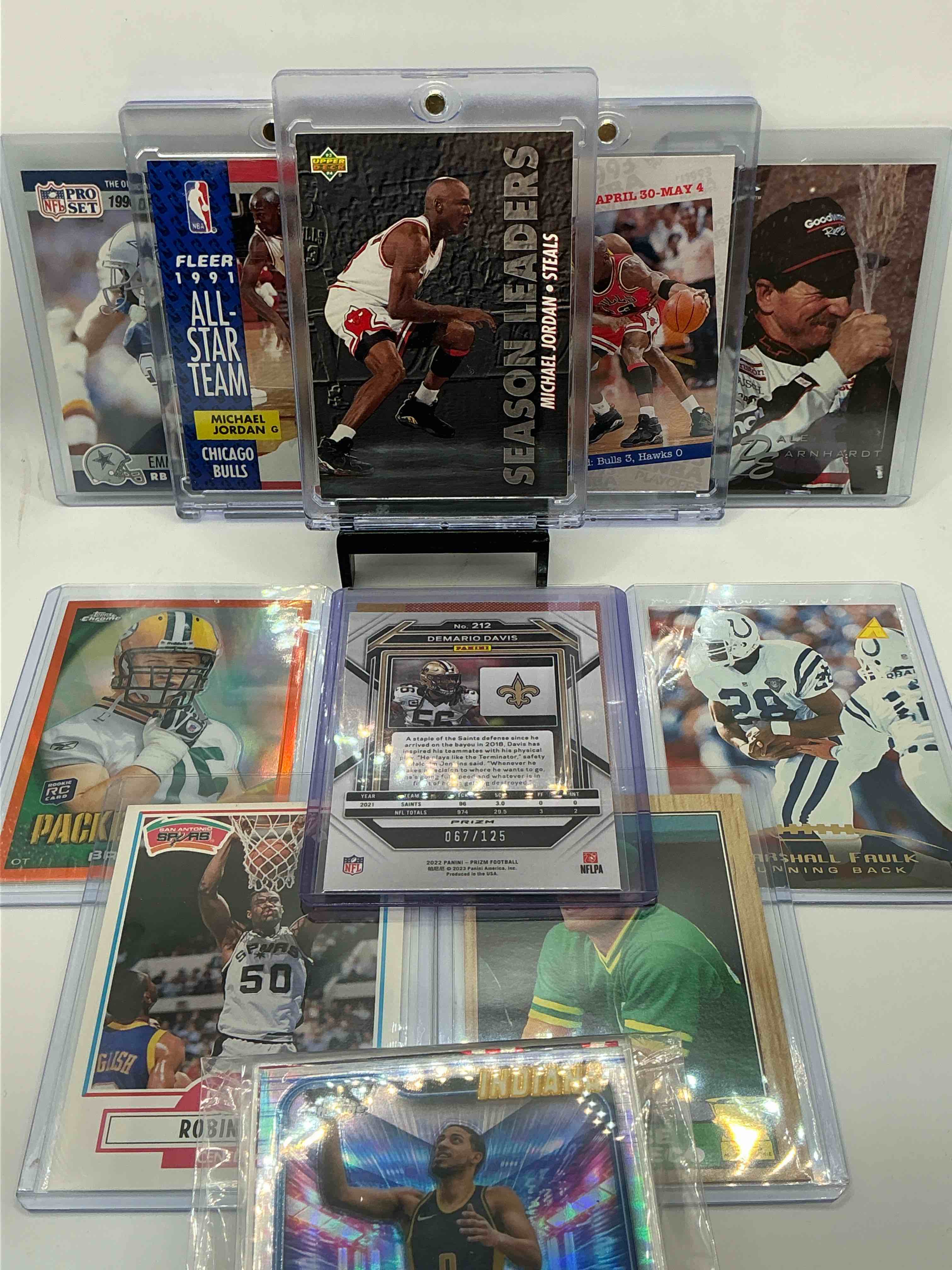 Cool Card Craziness! A Brilliant Assortment Of Some Of The Best Players From The 90’s To Now! All Sports! Michael Jordan! Emmitt Smith Rookie! Dale SR! Frank Thomas Rookie! Demario Davis Numbered /125! & So Much More All Included In This 50 Card Lot! WOW!