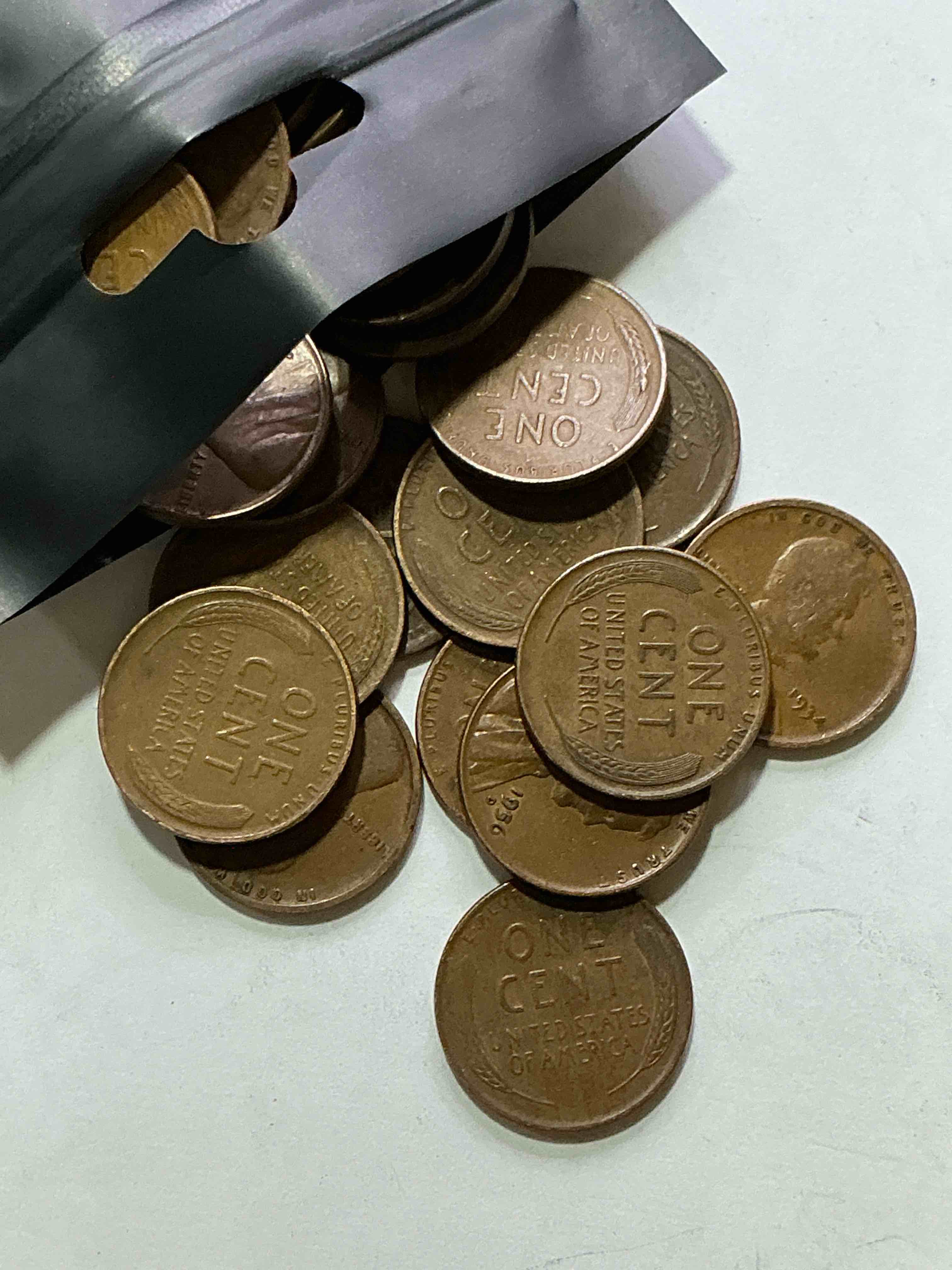 antique wheat pennies 50 count un-searched lot! wheat pennies were minted from 1909-1958 originally replacing the indian head penny. there are many, many interesting & valuable years / mint marks in wheat pennies, win this lot & have fun searching to see what you get! a great way to start collecting antique coins!