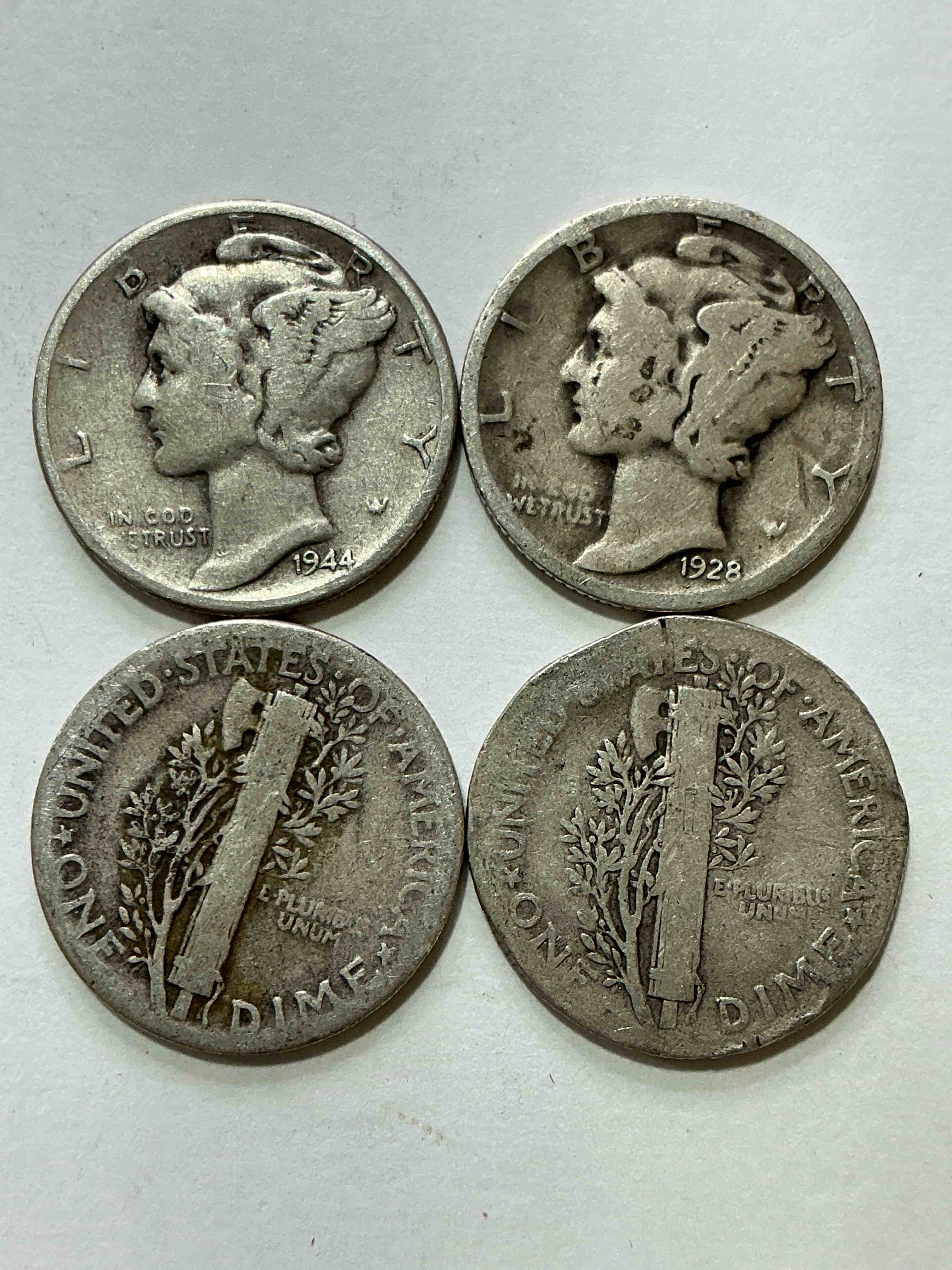 antique u.s. pure fine silver mercury dimes! silver mercury dimes were minted from 1916-1945 & have become serious collector items! check out these awesome examples, all in nice, circulated condition with visible dates & varying years! rare to have visible dates! makes for a great investment in precious metals, mercury dimes are 90% pure fine silver! they don't make em' like this anymore!