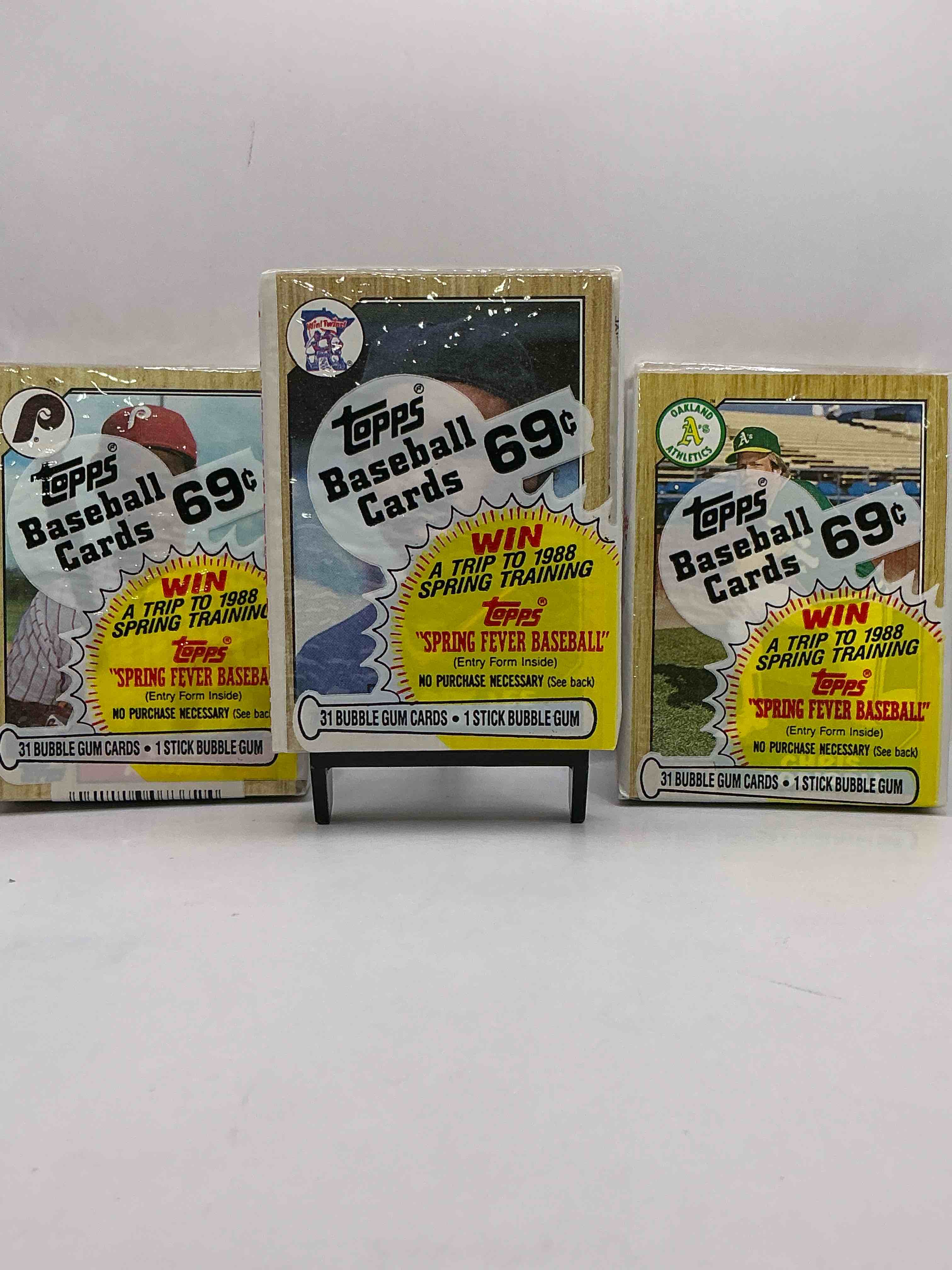 loaded, loaded, loaded! 1987 topps baseball 31 card cello pack- 1987 topps baseball is a loaded year with rookie cards from barry bonds (psa 10 $ 300+), bo jackson, jose canseco & more! packs from this year are super roret excellent condition direct from original retail case!
