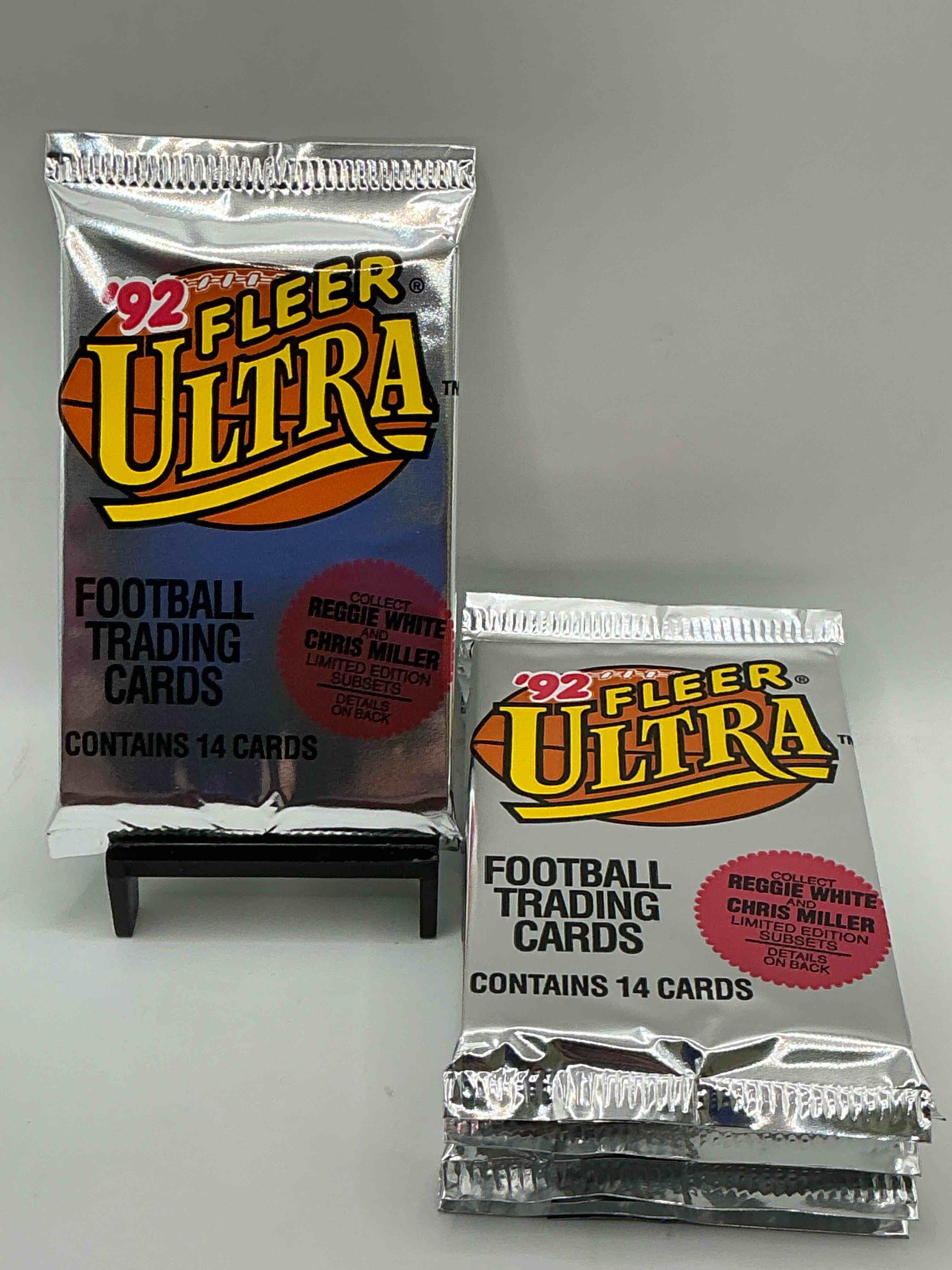 1992 Fleer Ultra Football Unopened Packs, Straight From Box! Search For Awesome Cards From Barry Sanders, Emmitt Smith, Brett Favre & Other 80's & Early 90's Stars! Also, Search For Mark Rypien Performance Highlights Cards!