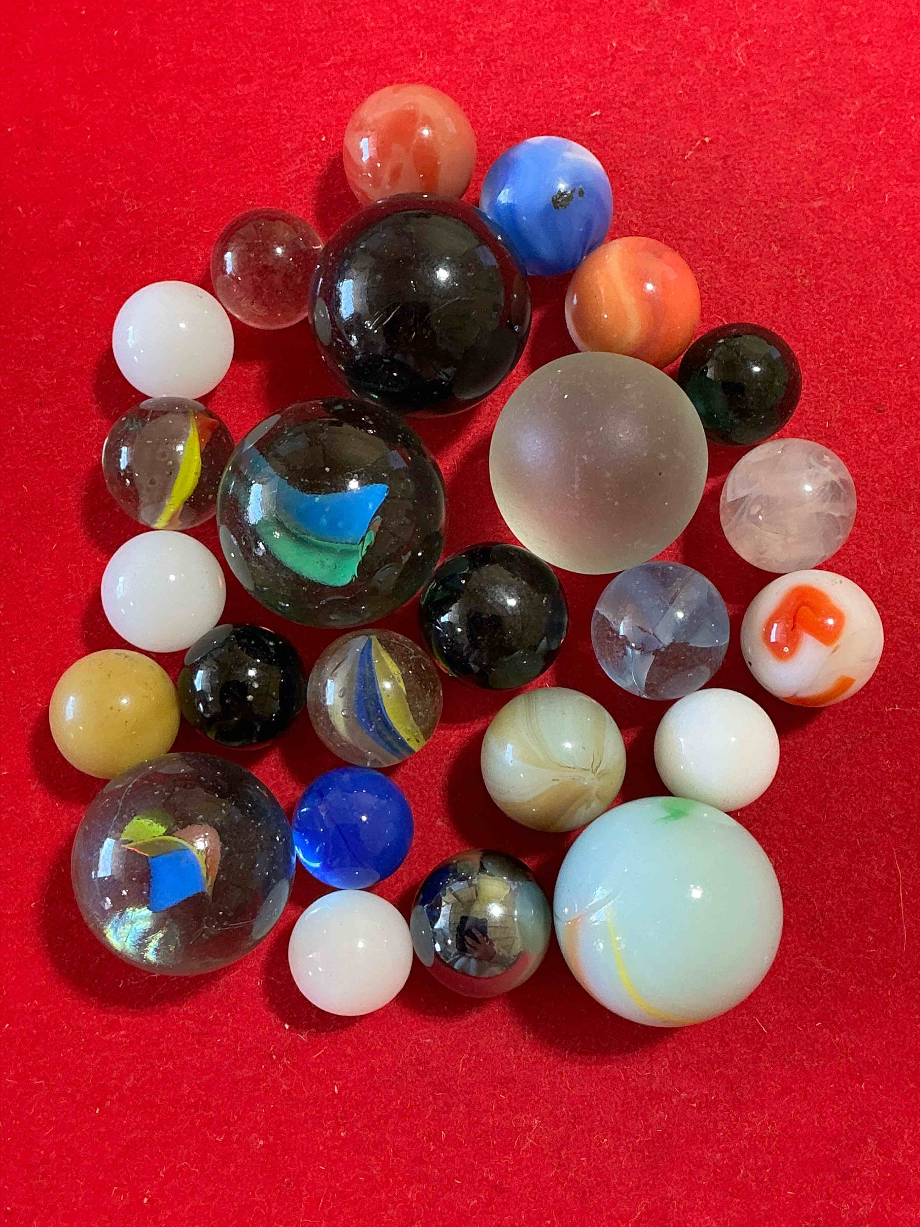 Antique Glass Marbles! Genuine Stunning Marbles Lot, All Marbles Made Between The Years 1925-1965 & Made With Uranium! Many Are Great Depression Era & Even Earlier! Gorgeous, Authentic Pieces Of History!