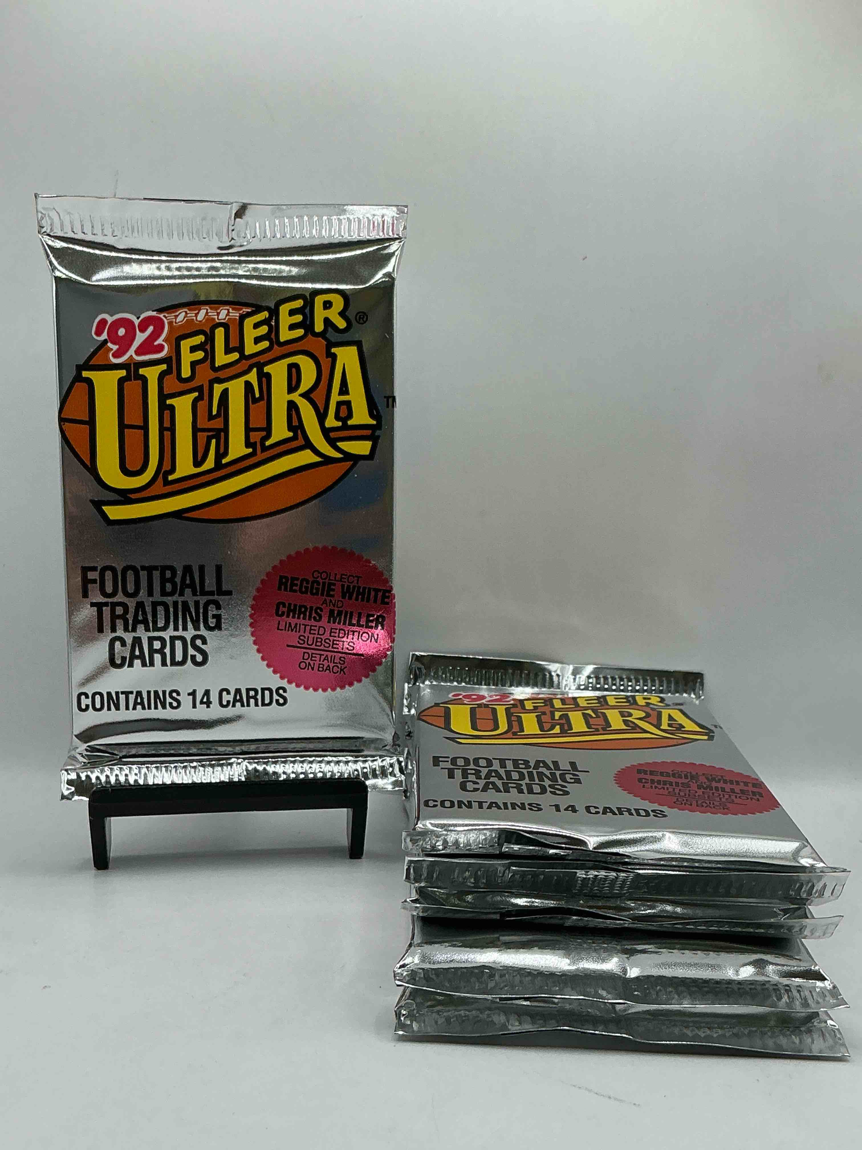 1992 Fleer Ultra Football Unopened Packs, Straight From Box! Search For Awesome Cards From Barry Sanders, Emmitt Smith, Brett Favre & Other 80's & Early 90's Stars! Also, Search For Mark Rypien Performance Highlights Cards!