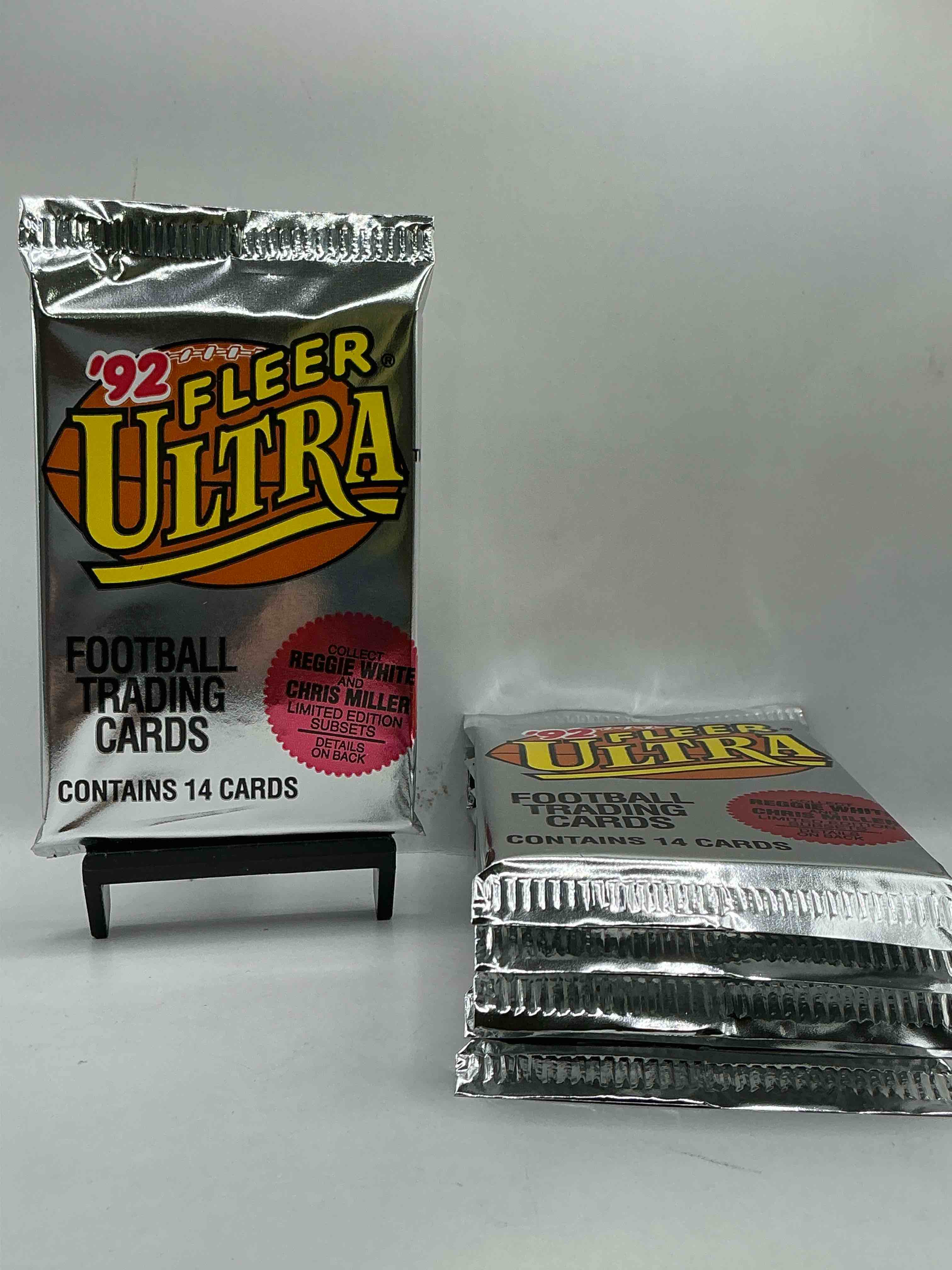 1992 Fleer Ultra Football Unopened Packs, Straight From Box! Search For Awesome Cards From Barry Sanders, Emmitt Smith, Brett Favre & Other 80's & Early 90's Stars! Also, Search For Mark Rypien Performance Highlights Cards!