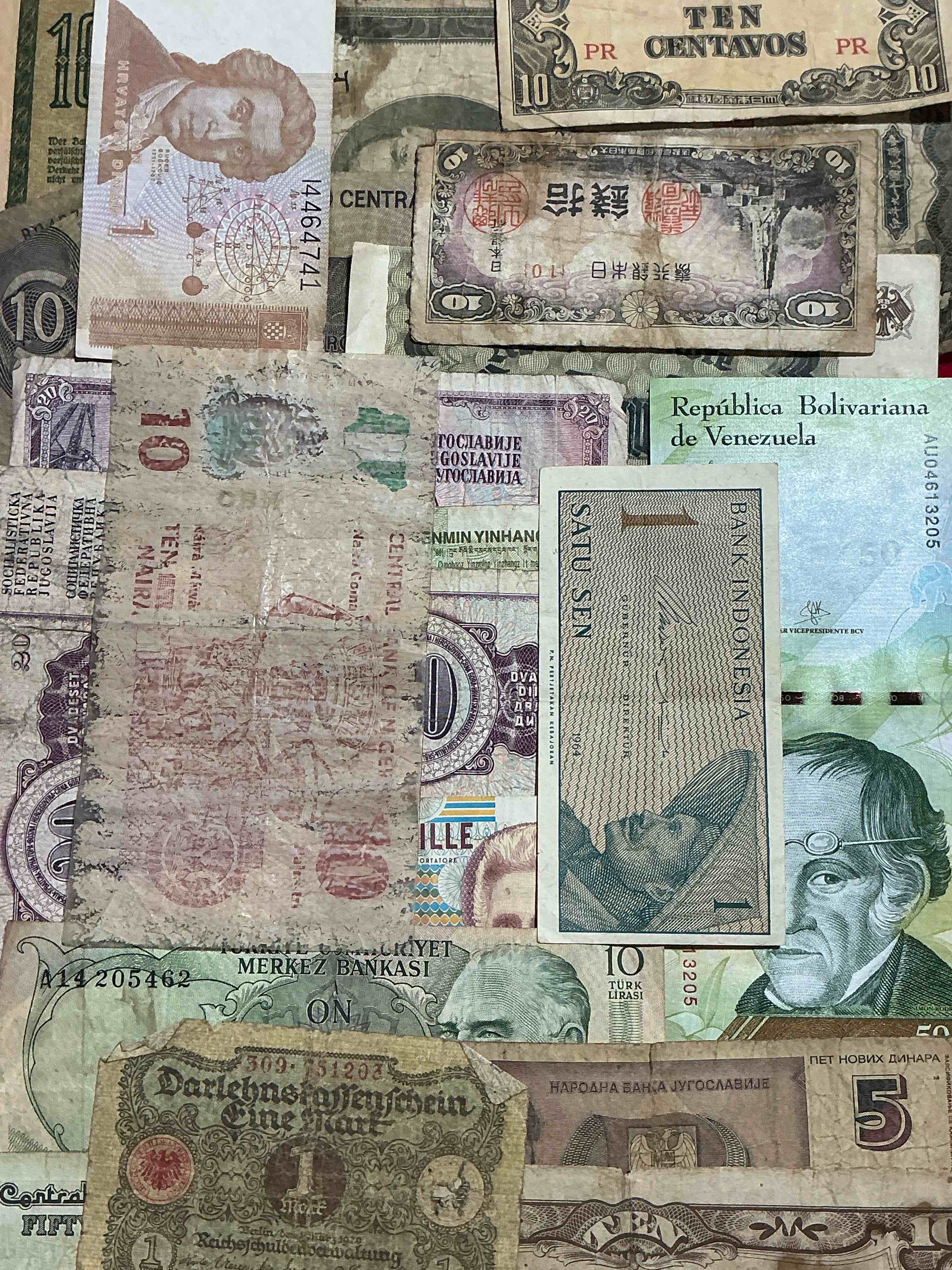 Condition photo showing Good Condition for world antique & modern authentic paper money! genuine paper currency from around the world, all bills unique & typically span the last 100 years or so! in circulated & uncirculated condition! impossible to collect!