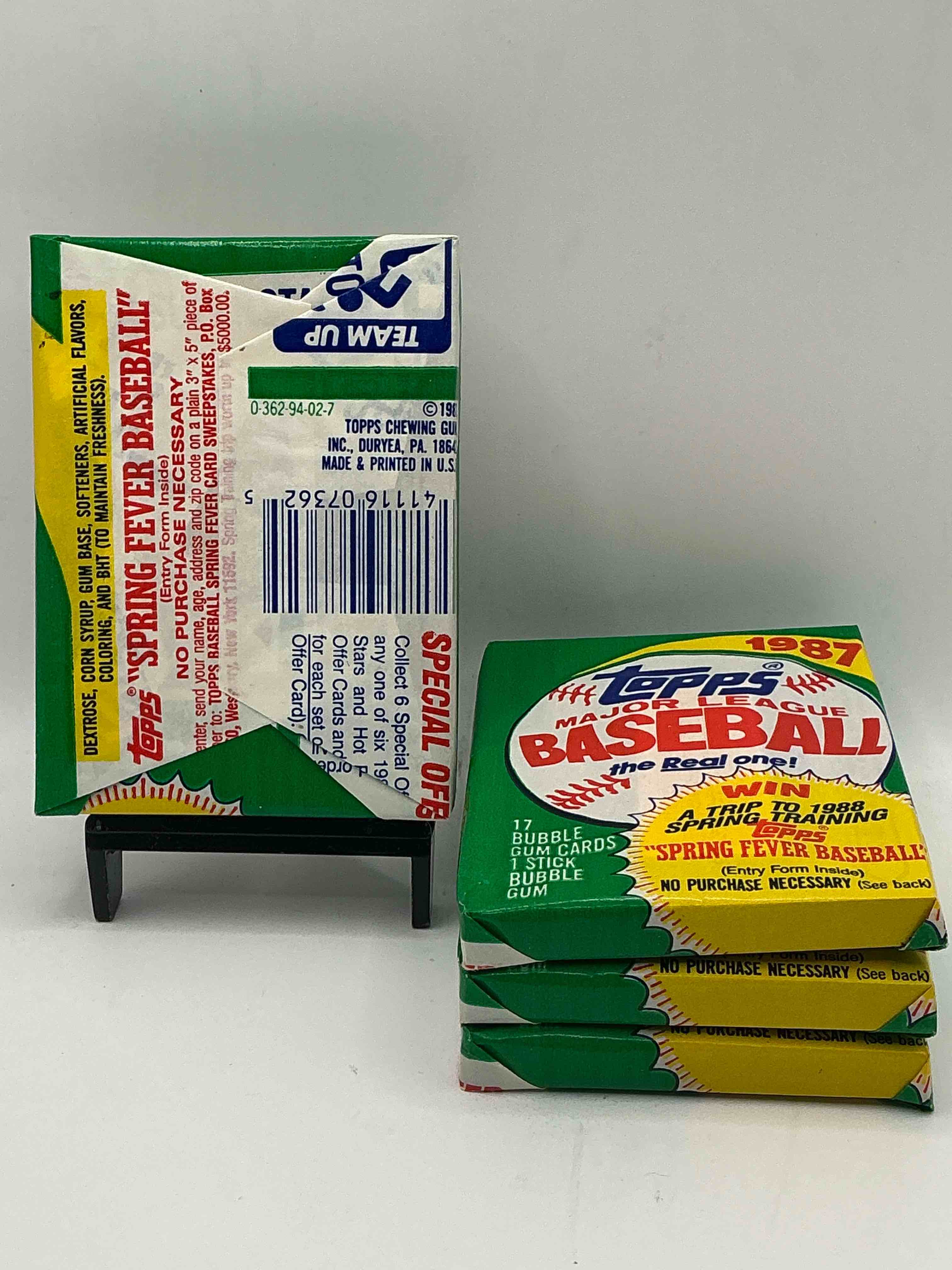 Condition photo showing New/Like New for loaded! 1987 topps baseball unopened sports card collectible wax pack, direct from original retail case! 1987 topps baseball is a loaded year with rookie cards from barry bonds (psa 10 $300+), bo jackson, jose canseco & more! excellent condition!