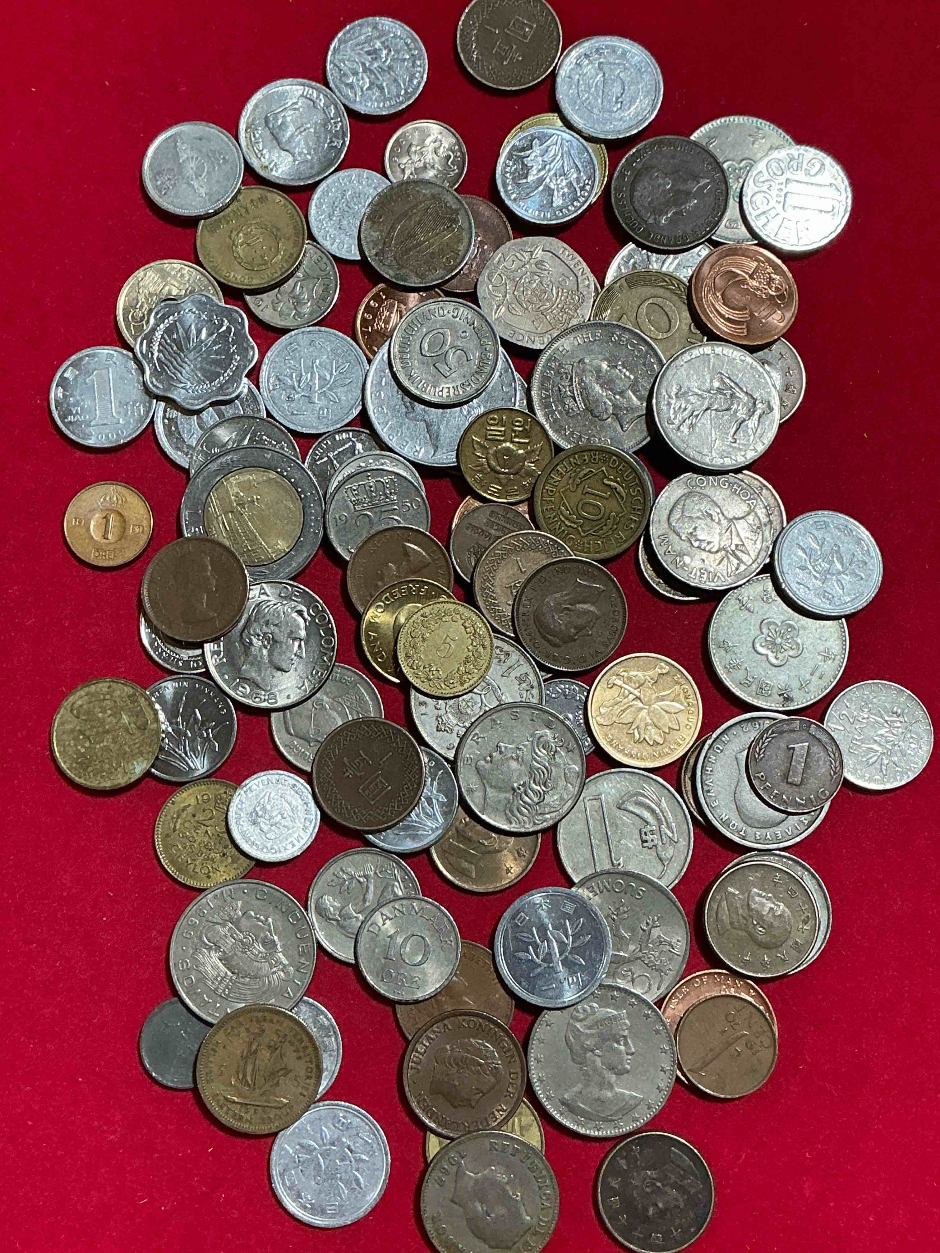 World Coins, Antique & Vintage! Each Lot Is Unique! Many Different Years, Countries, Sizes & Exotic Places. This Cool Collection Of Antique Coins From Around The World Is Loads Of Fun! Have Fun Identifying Each Coin & Country As A Great Educational Tool! A Great Investment Too!