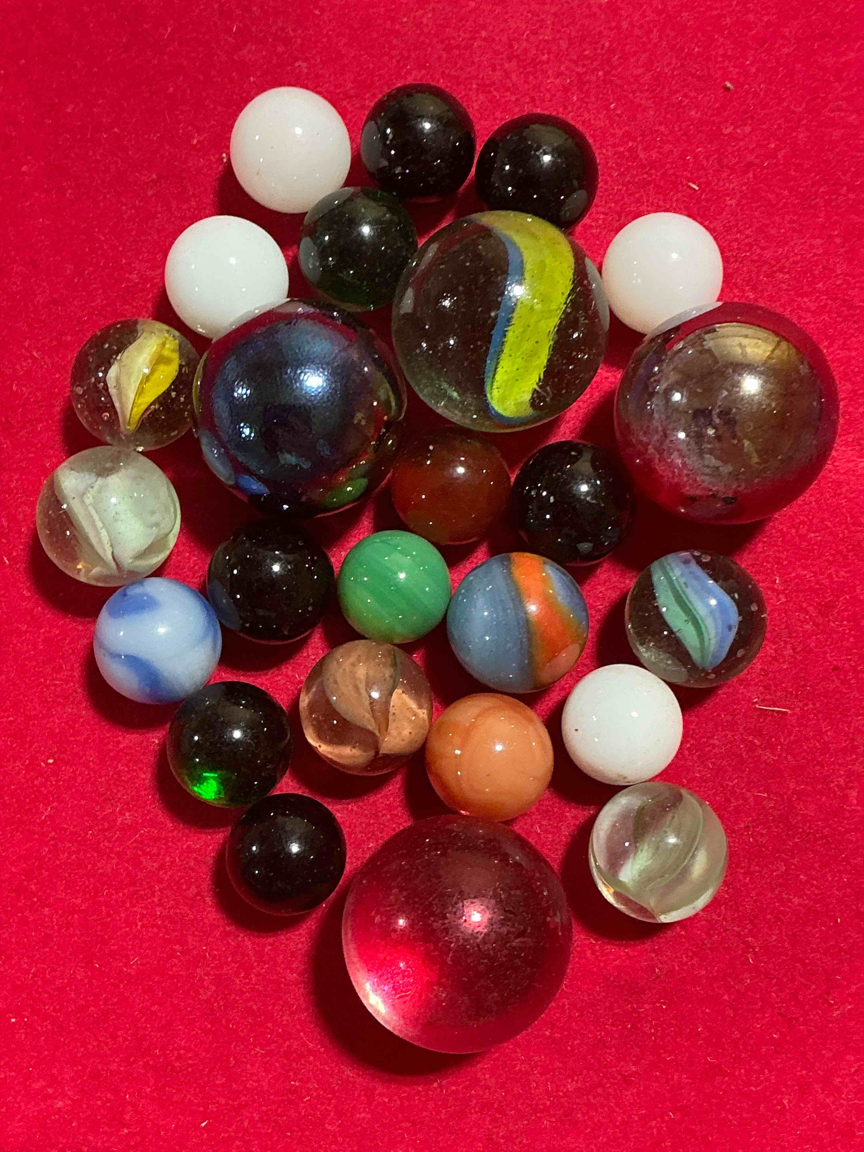Condition photo showing Good Condition for antique glass marbles! genuine stunning marbles lot, all marbles made between the years 1925-1965 & made with uranium! many are great depression era & even earlier! gorgeous, authentic pieces of history!