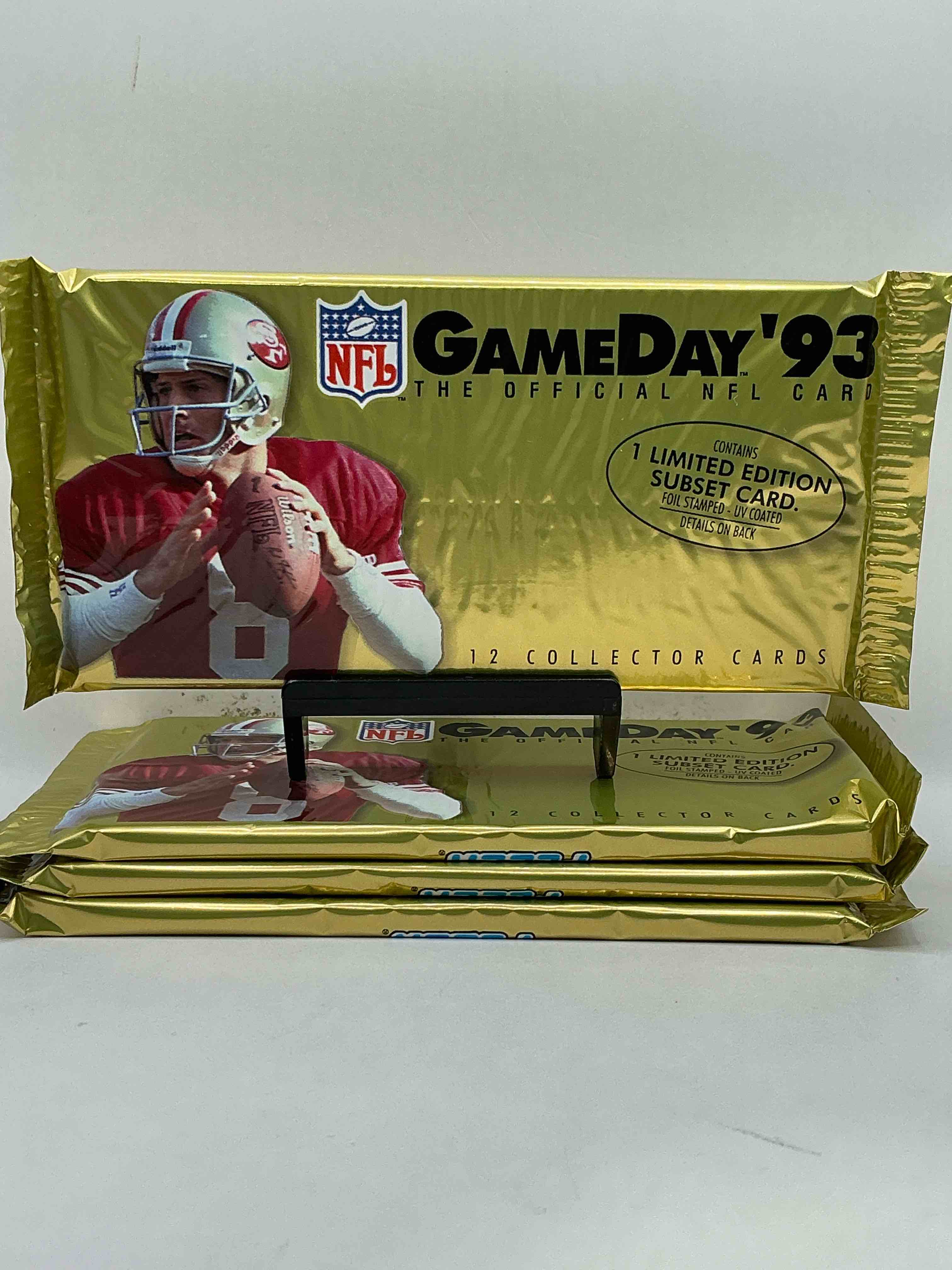 1993 Oversized Gameday Fleer Unopened Packs, Direct From Box! Search For Brett Favre, Barry Sanders & More! Also Search For 1 Limited Edition Subset Card! Awesome Piece Of Football History!