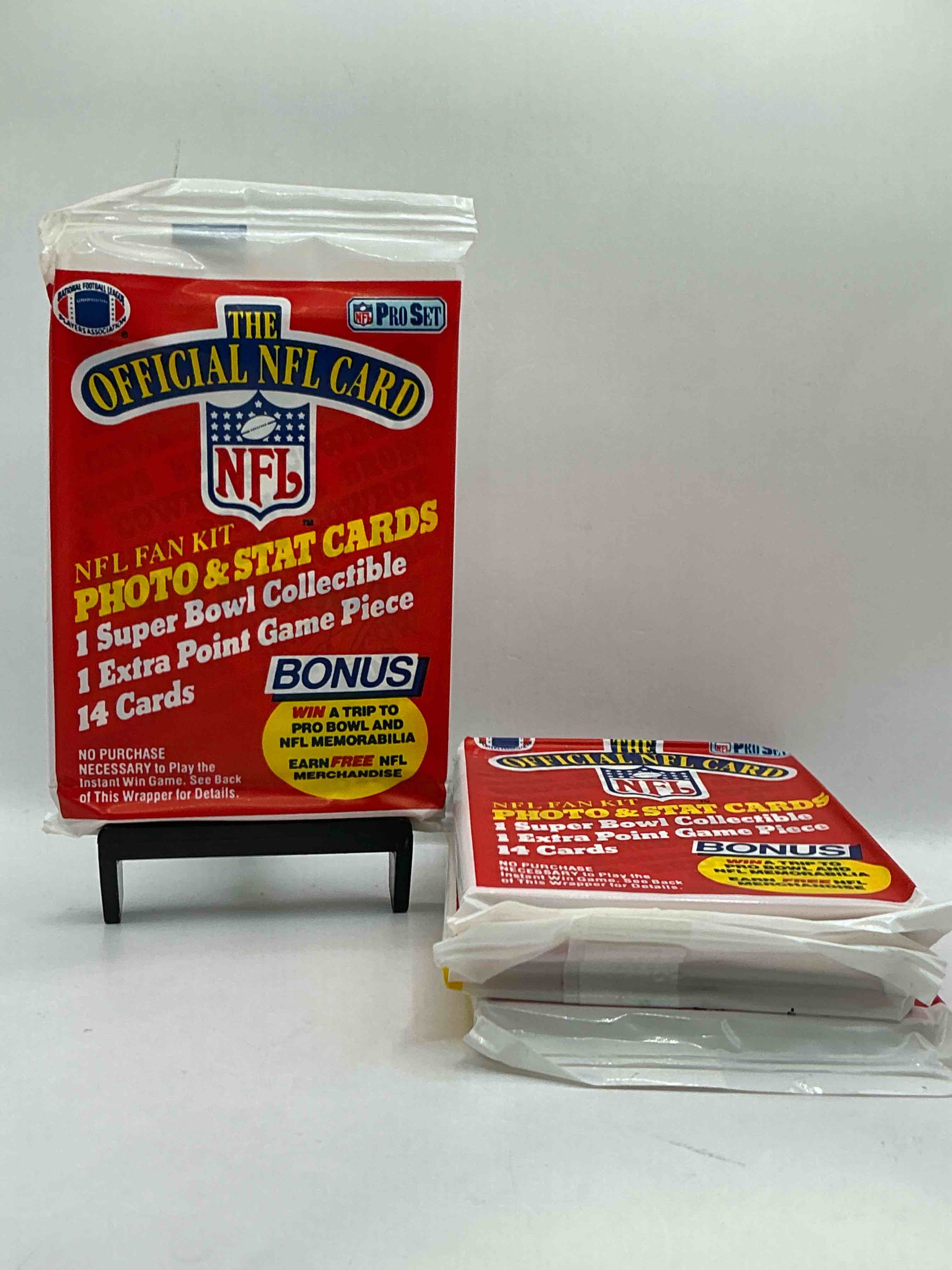 Loaded! 1989 Pro Set Football Sealed Card Pack, Direct From Original Retail Case!Highly Sought After By Collectors As This Year Is Loaded With High Profile Rookies!Search For Rookie Cards From Barry Sanders, Deion Sanders, Troy Aikman, Michael Irvin & Much More! Getting Hard To Find!
