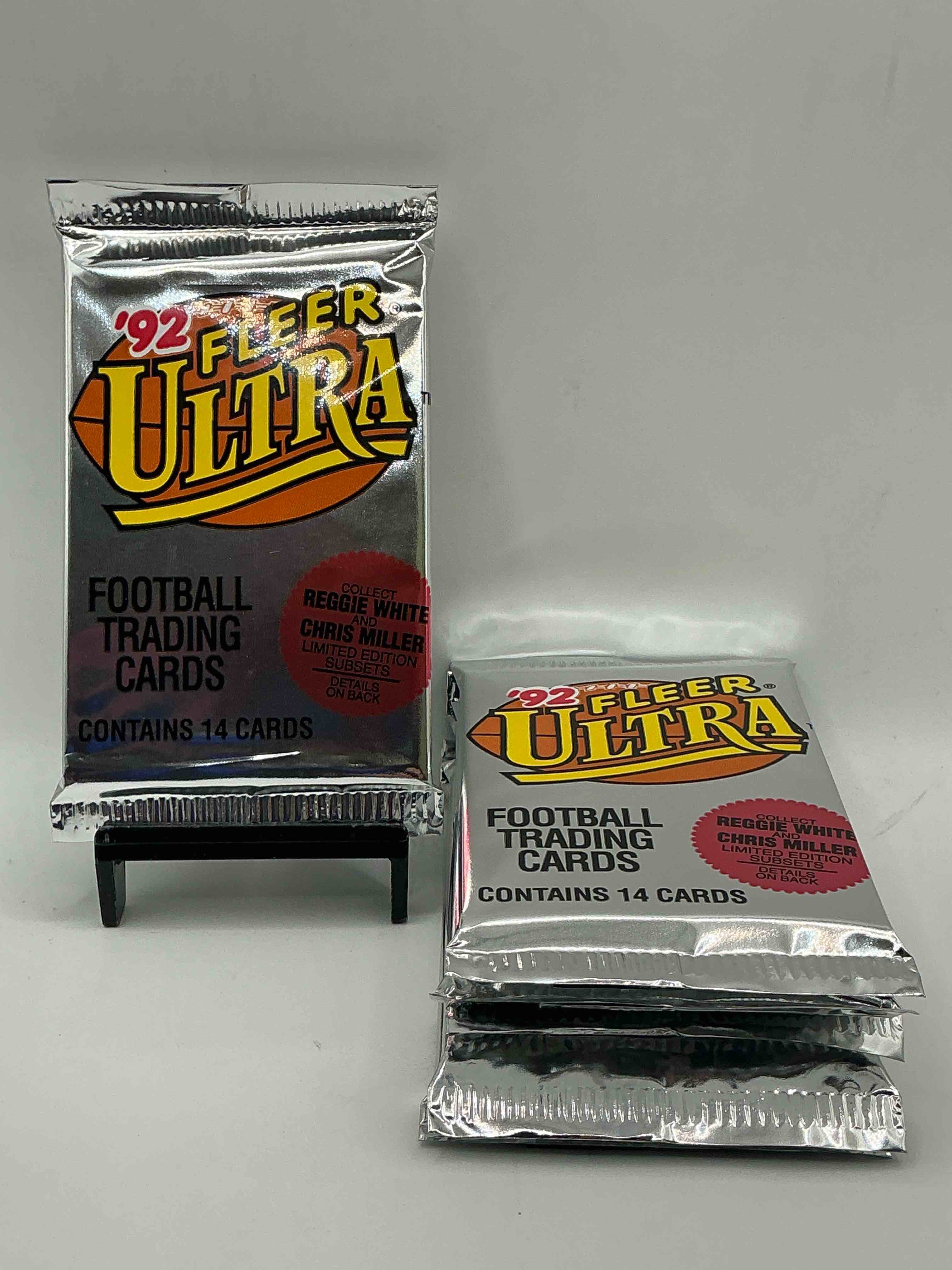 1992 Fleer Ultra Football Unopened Packs, Straight From Box! Search For Awesome Cards From Barry Sanders, Emmitt Smith, Brett Favre & Other 80's & Early 90's Stars! Also, Search For Mark Rypien Performance Highlights Cards!