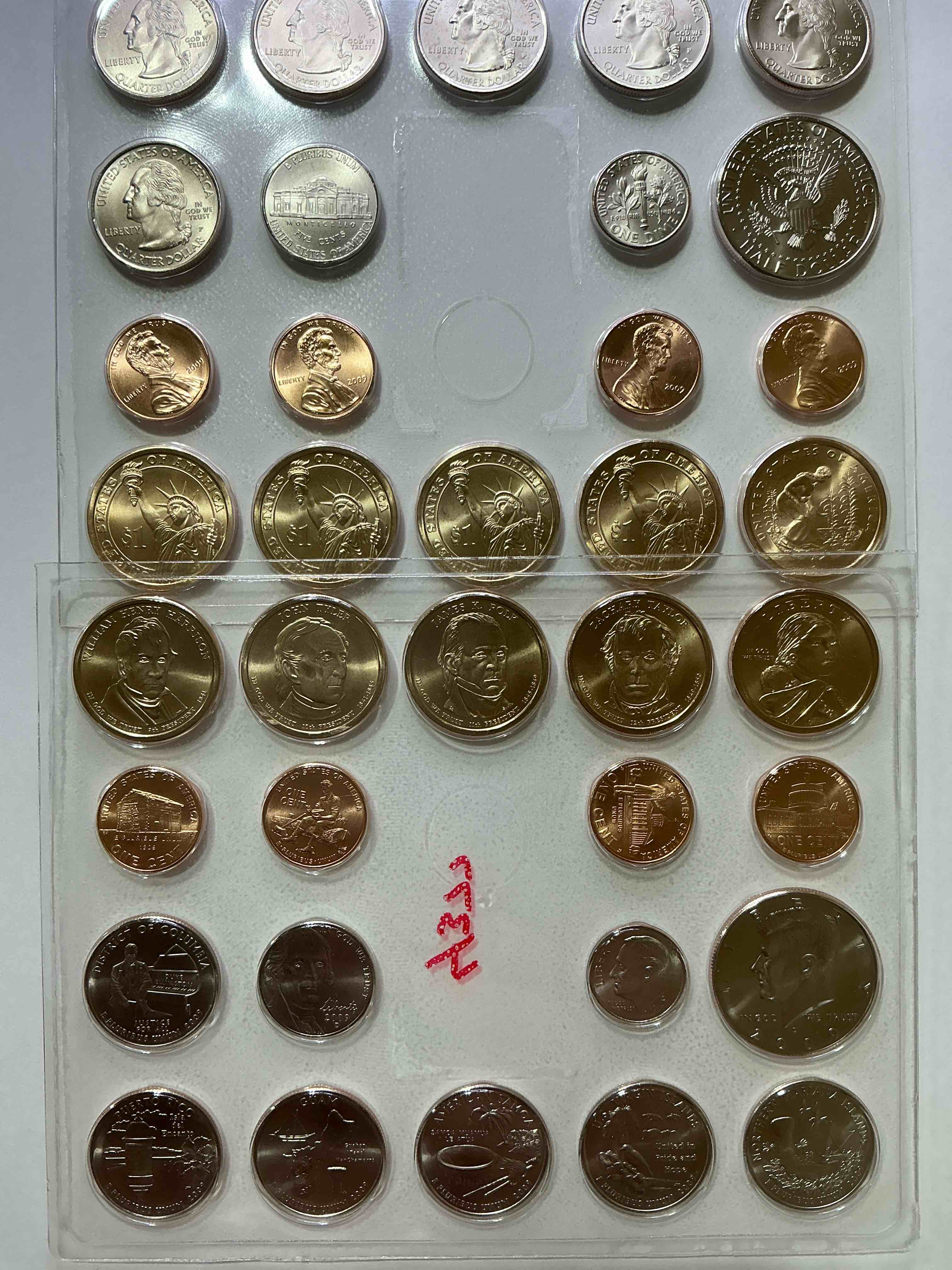 36 coin craziness! denver & philly mints! 2009 uncirculated mint set coins! includes half dollars, president dollar coins, dimes, nickels, pennies & quarters! cool coin collectible! 