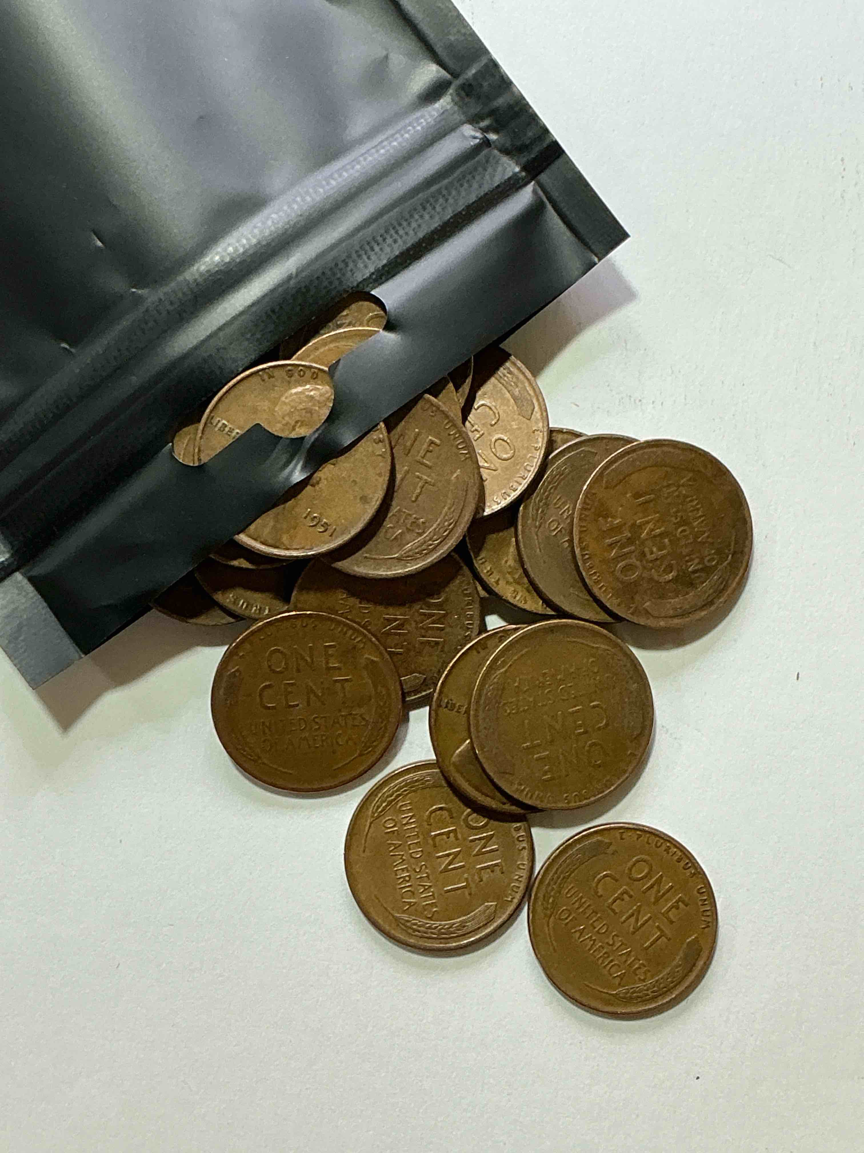 antique wheat pennies 50 count un-searched lot! wheat pennies were minted from 1909-1958 originally replacing the indian head penny. there are many, many interesting & valuable years / mint marks in wheat pennies, win this lot & have fun searching to see what you get! a great way to start collecting antique coins!