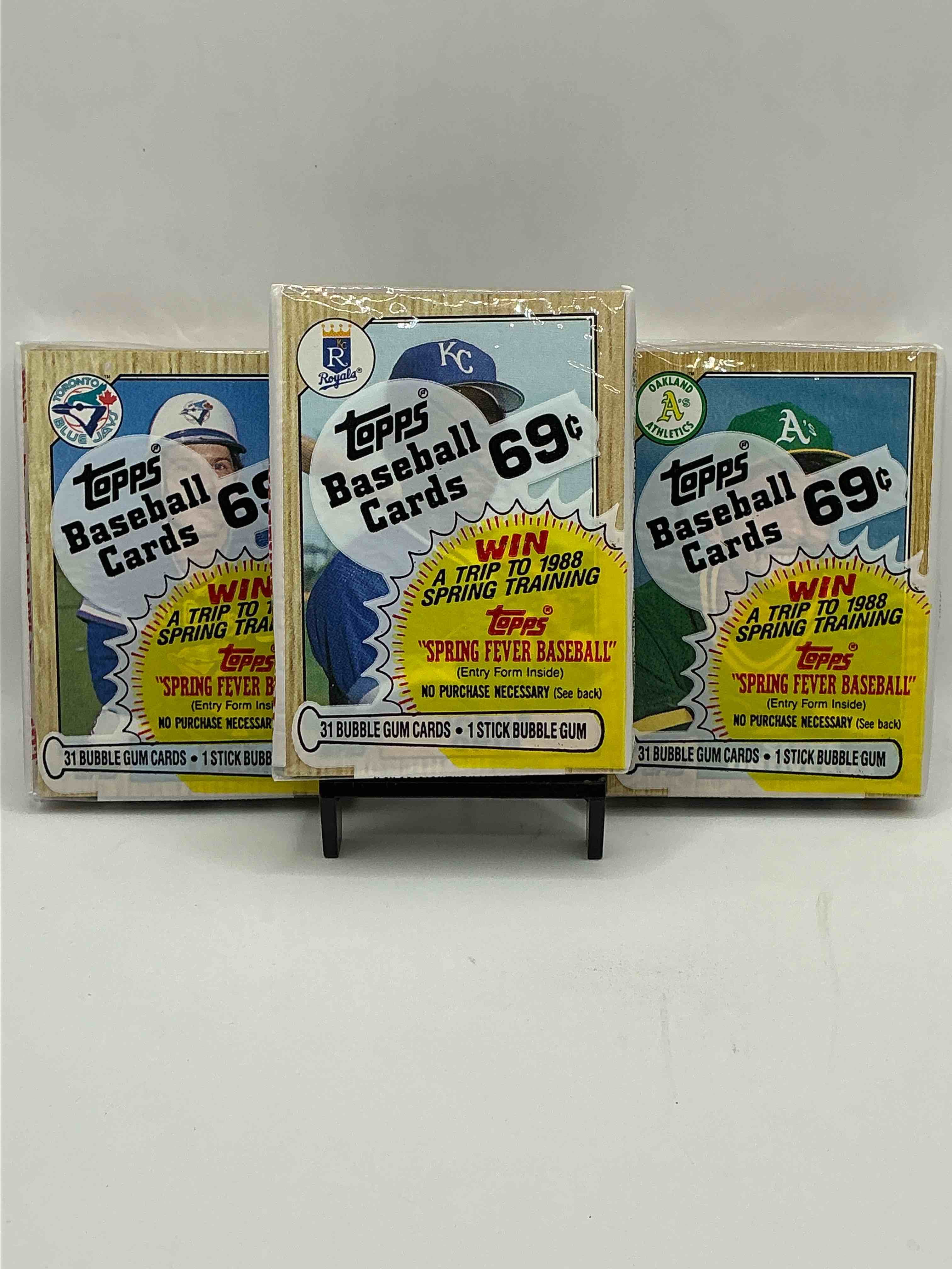 loaded, loaded, loaded! 1987 topps baseball 31 card cello pack- 1987 topps baseball is a loaded year with rookie cards from barry bonds (psa 10 $ 300+), bo jackson, jose canseco & more! packs from this year are super roret excellent condition direct from original retail case!