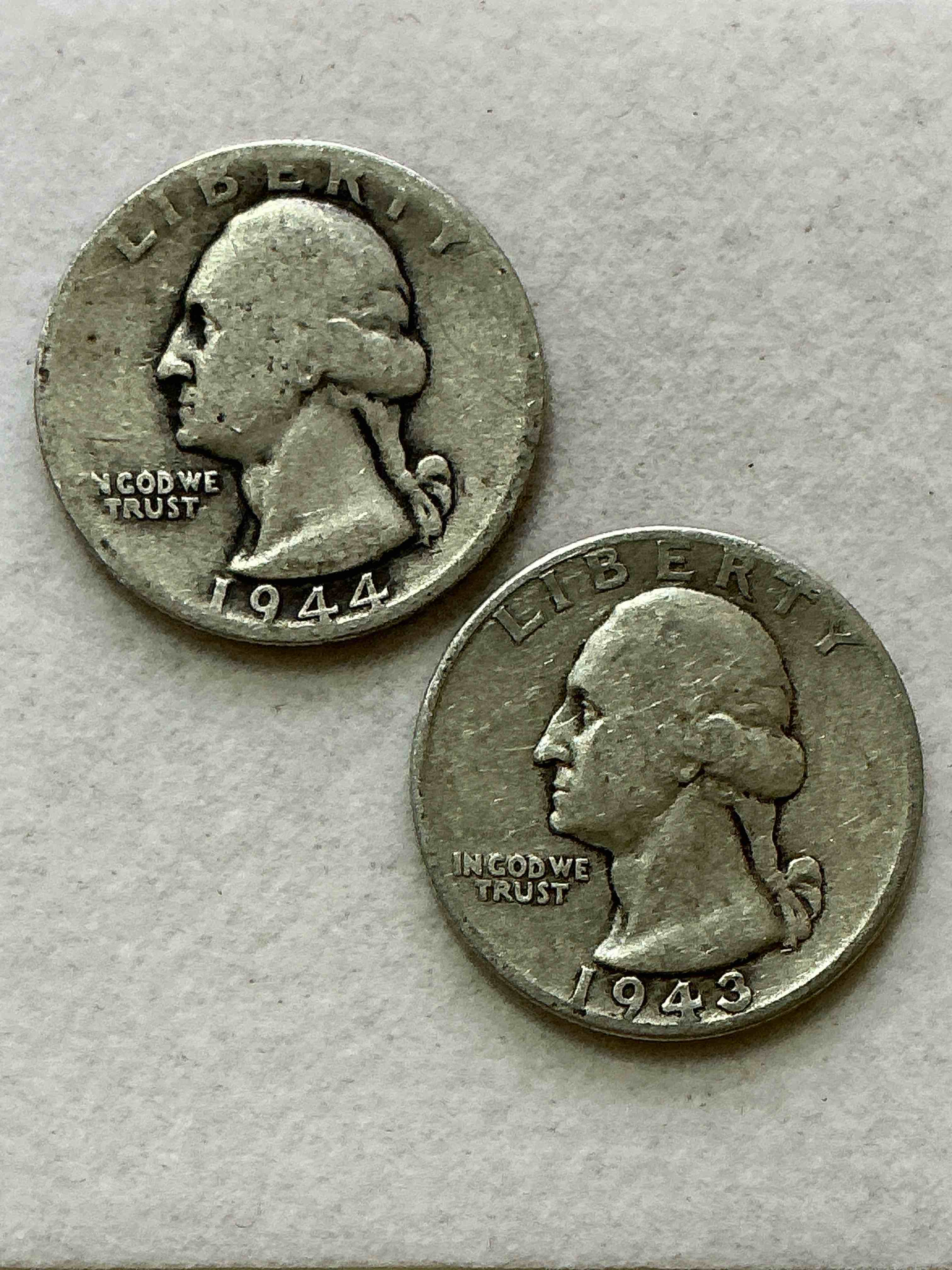 george washington brilliant circulated world war ii silver! pre 1965 u.s. quarter dollar coins were actually silver, here are great examples of awesome, pristine george washington silver quarter, stunning & circulated! rare mints! great for investing in precious metals! these coins were minted at 90% silver and 10% copper, giving them a net weight of .18084 ounces of pure silver per coin! very hard to find, stunning! invest in fine u.s. silver!