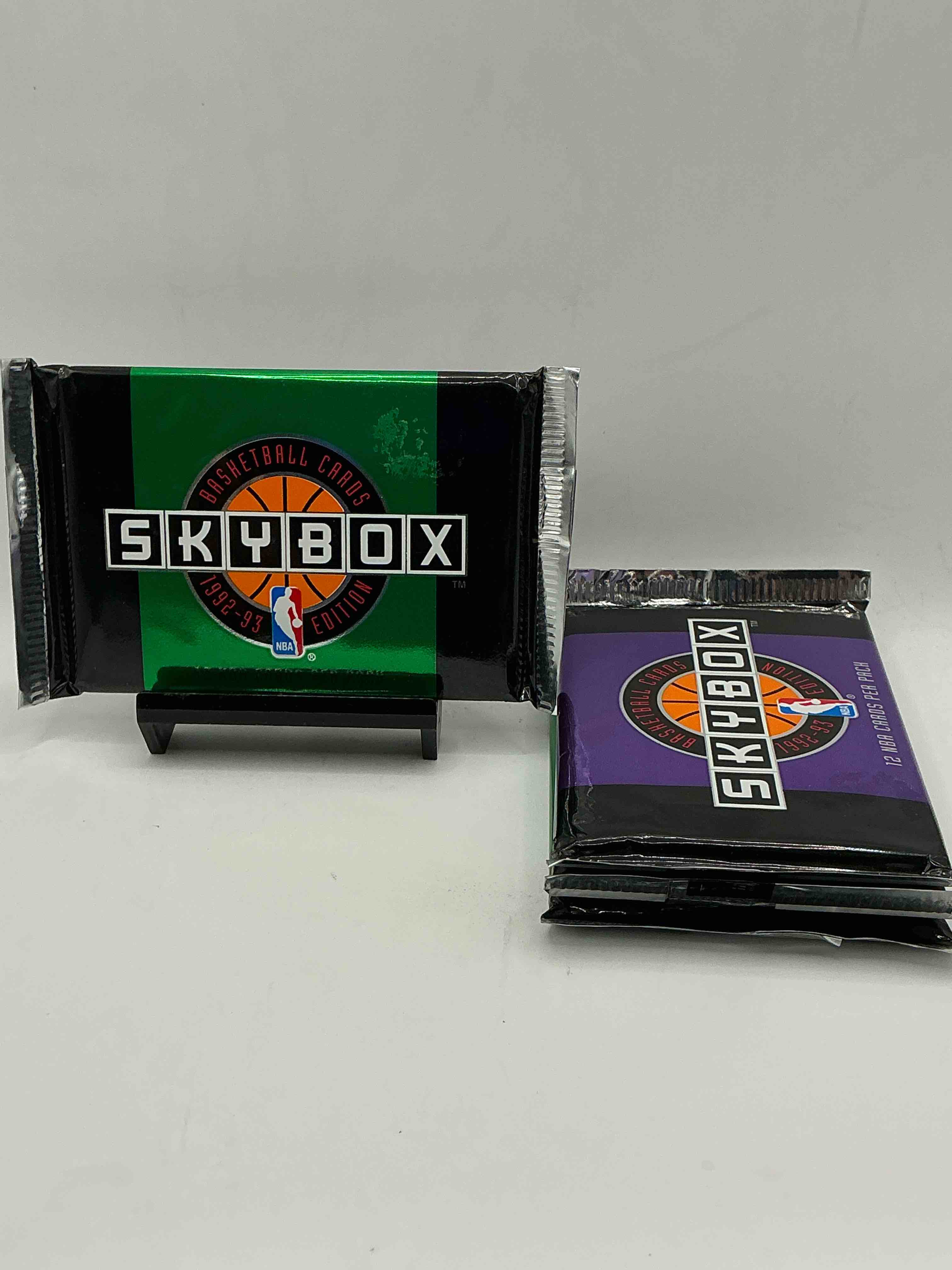 1992-93 NBA SKYBOX Packs... Michael Jordan Inside!? Search For Some Incredible Talent & Hall Of Famers, Right Inside This Box! Chance For Michael Jordan All Star & Original Card, Larry Bird & So Many More, It's Impossible To List Them All! All Packs Unopened!