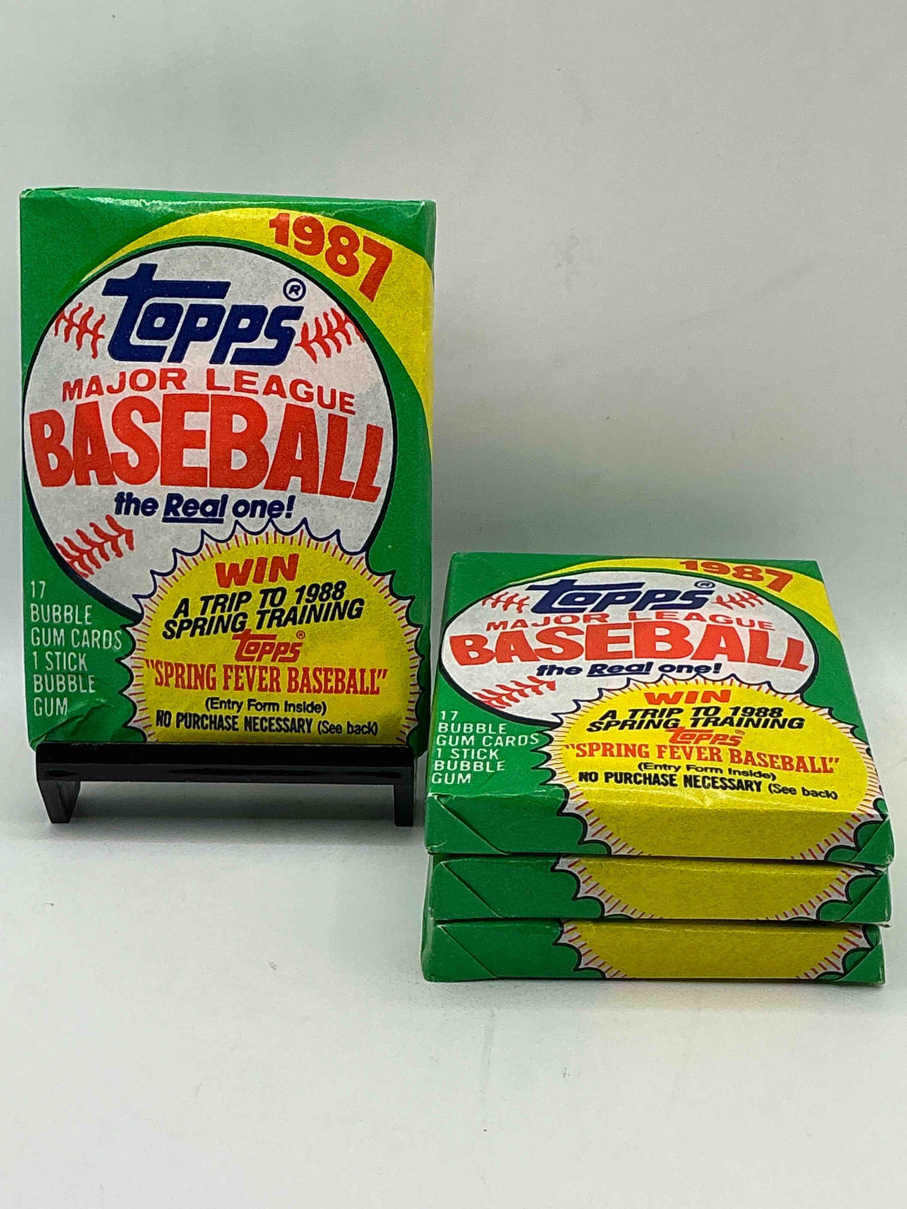 Loaded, Loaded, Loaded! 1987 Topps Baseball 31 Card Cello Pack- 1987 Topps Baseball Is A Loaded Year With Rookie Cards From Barry Bonds (PSA 10 $ 300+), Bo Jackson, Jose Canseco & More! Packs From This Year Are Super Roret Excellent Condition Direct From Original Retail Case!