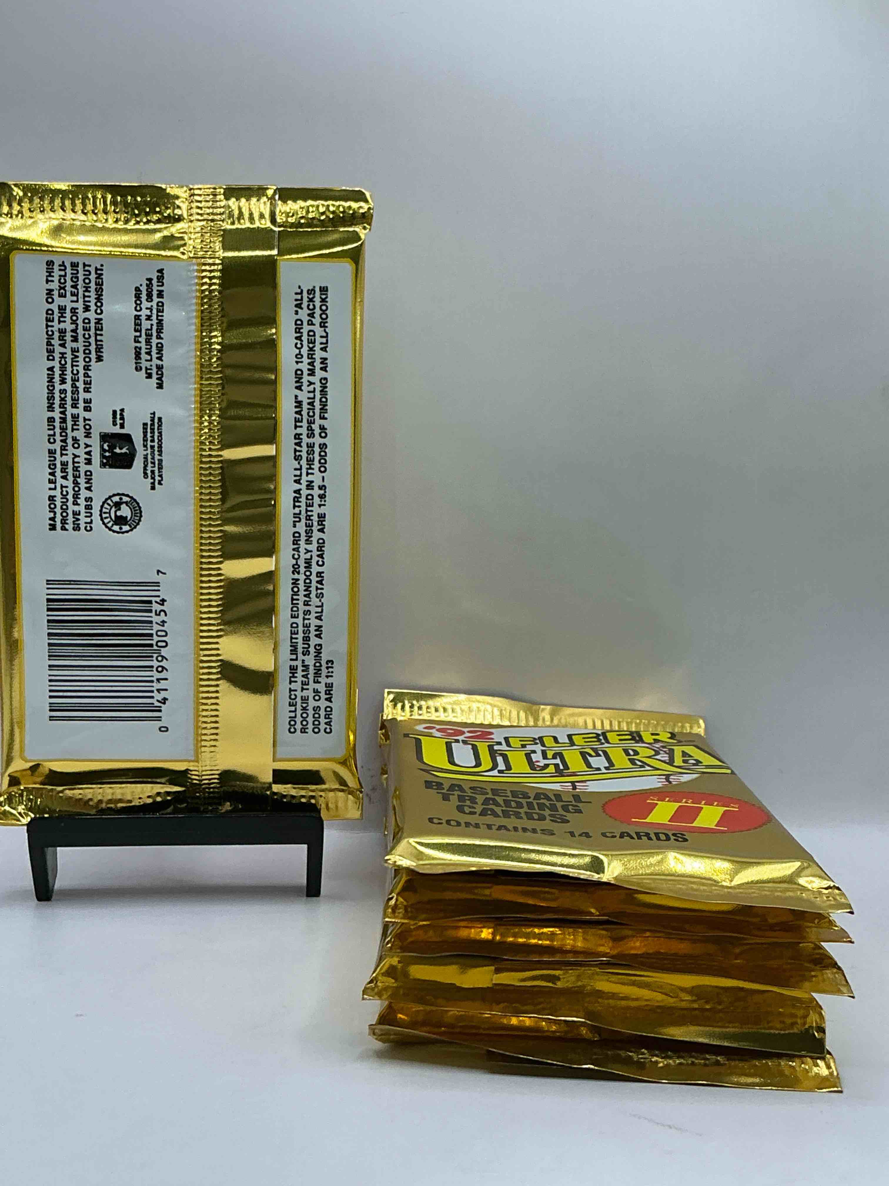 Condition photo showing New/Like New for 1992 fleer ultra series ii baseball sealed card pack, direct from original sealed retail case! search for valuable early ken griffey jr., nolan ryan, cal ripken jr. & much more in this premium card set! these cards are gorgeous!