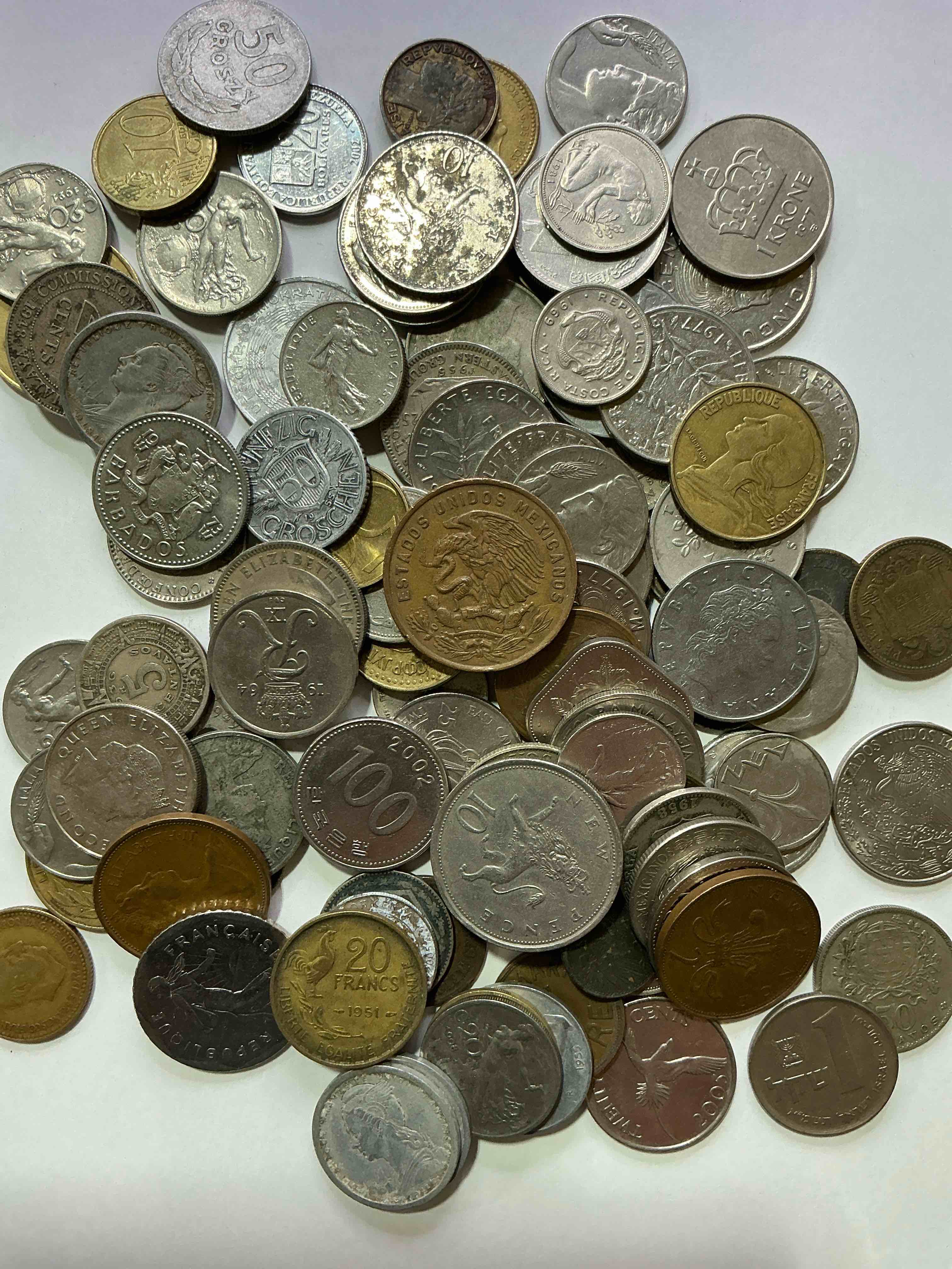 World Coins, Antique & Vintage! Each Lot Is Unique! Many Different Years, Countries, Sizes & Exotic Places. This Cool Collection Of Antique Coins From Around The World Is Loads Of Fun! Have Fun Identifying Each Coin & Country As A Great Educational Tool! A Great Investment Too!