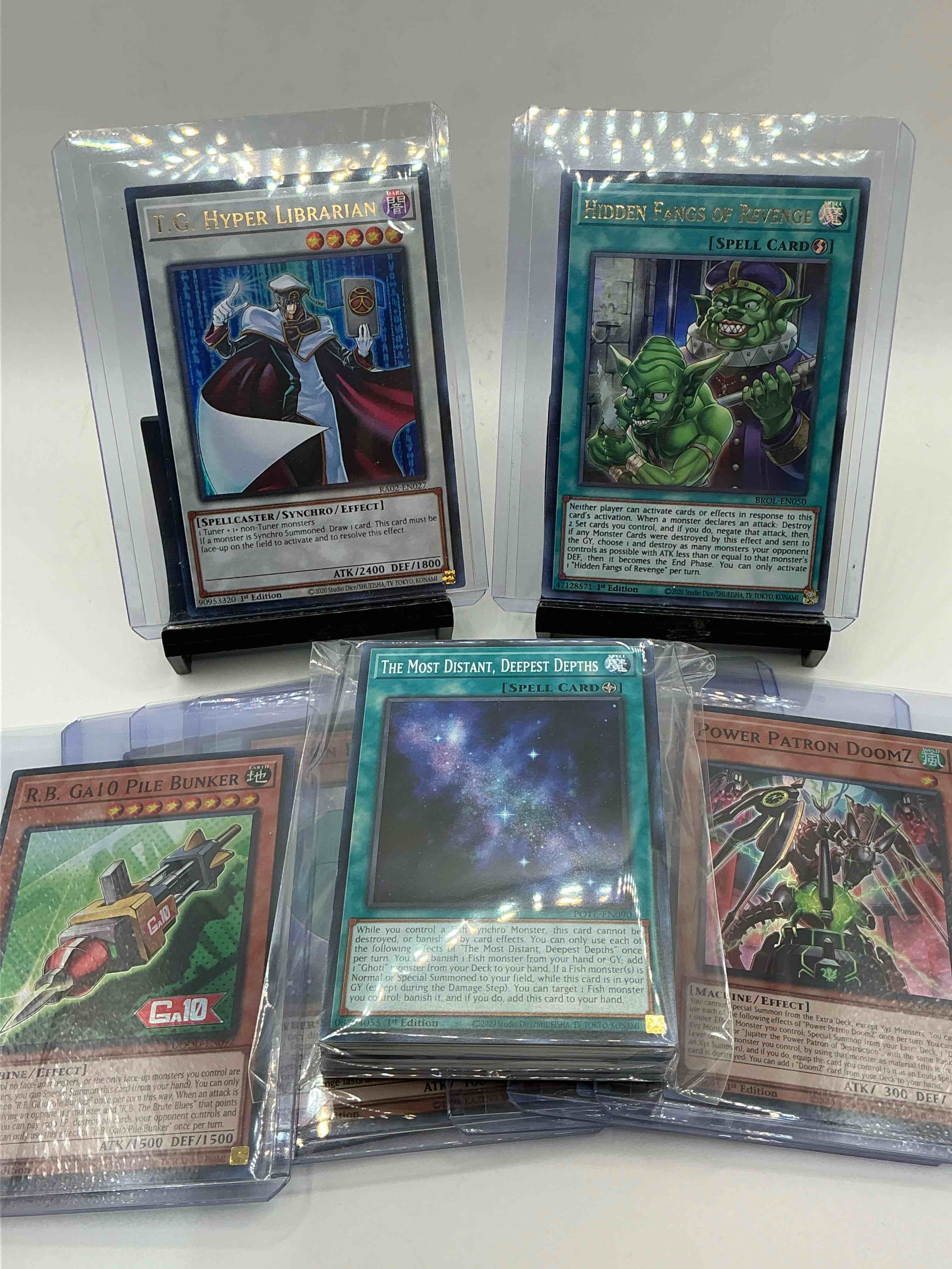 yu-gi-oh 50 card lot! join the craze of yu-gi-oh with these awesome cards! this 50 card lot includes the big three yu-gi-oh category cards, monsters, spells & traps! this 50 card lot includes some of all three! wow! perfect time to start collecting! 