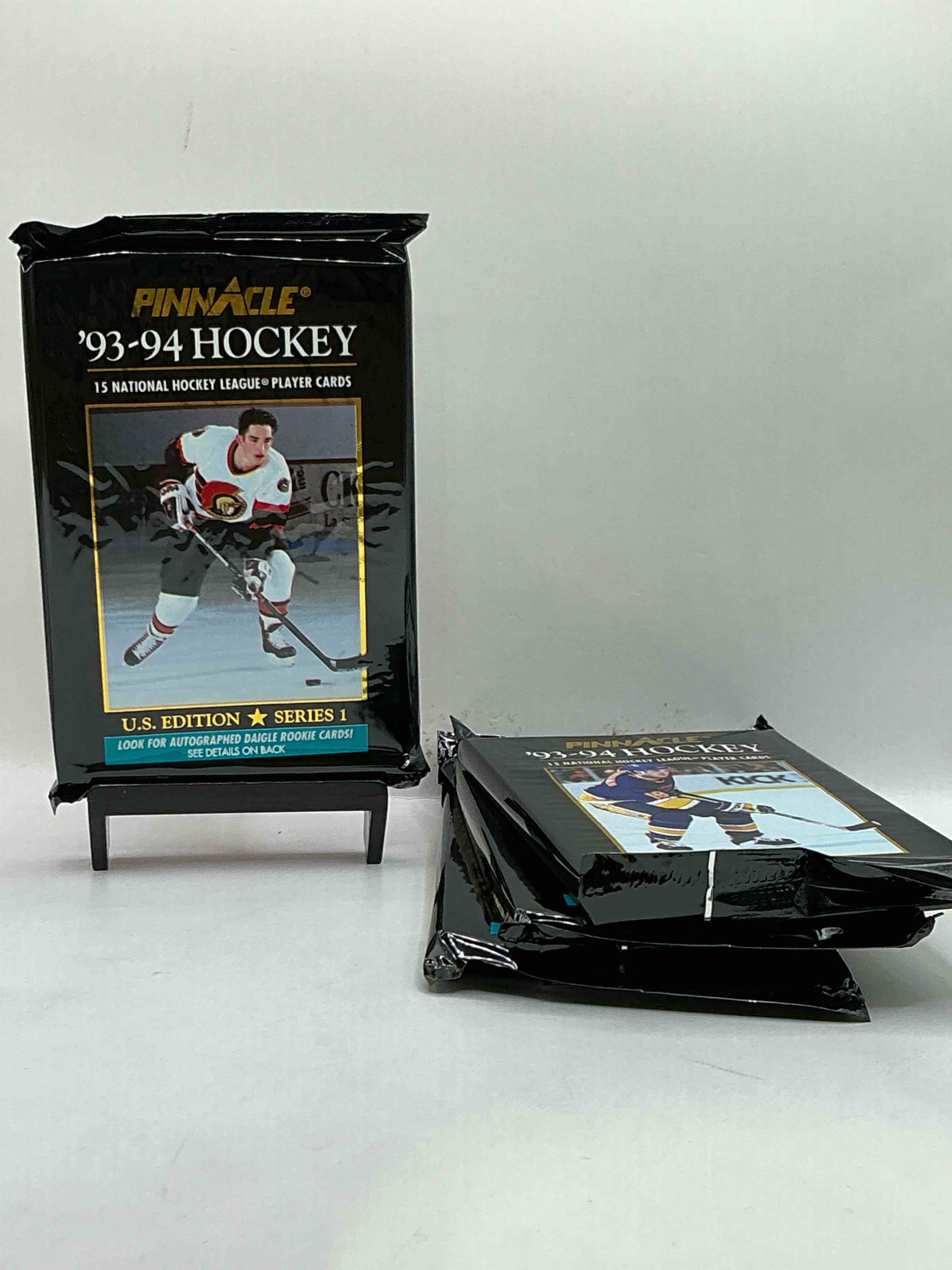 1993-94 hockey! 1993-94 pinnacle hockey unopened packs! 15 premium hockey cards in a pack! search for legends & stars from jaromir jagr, sergei fedorov, mike modano & more! insane hockey packs!