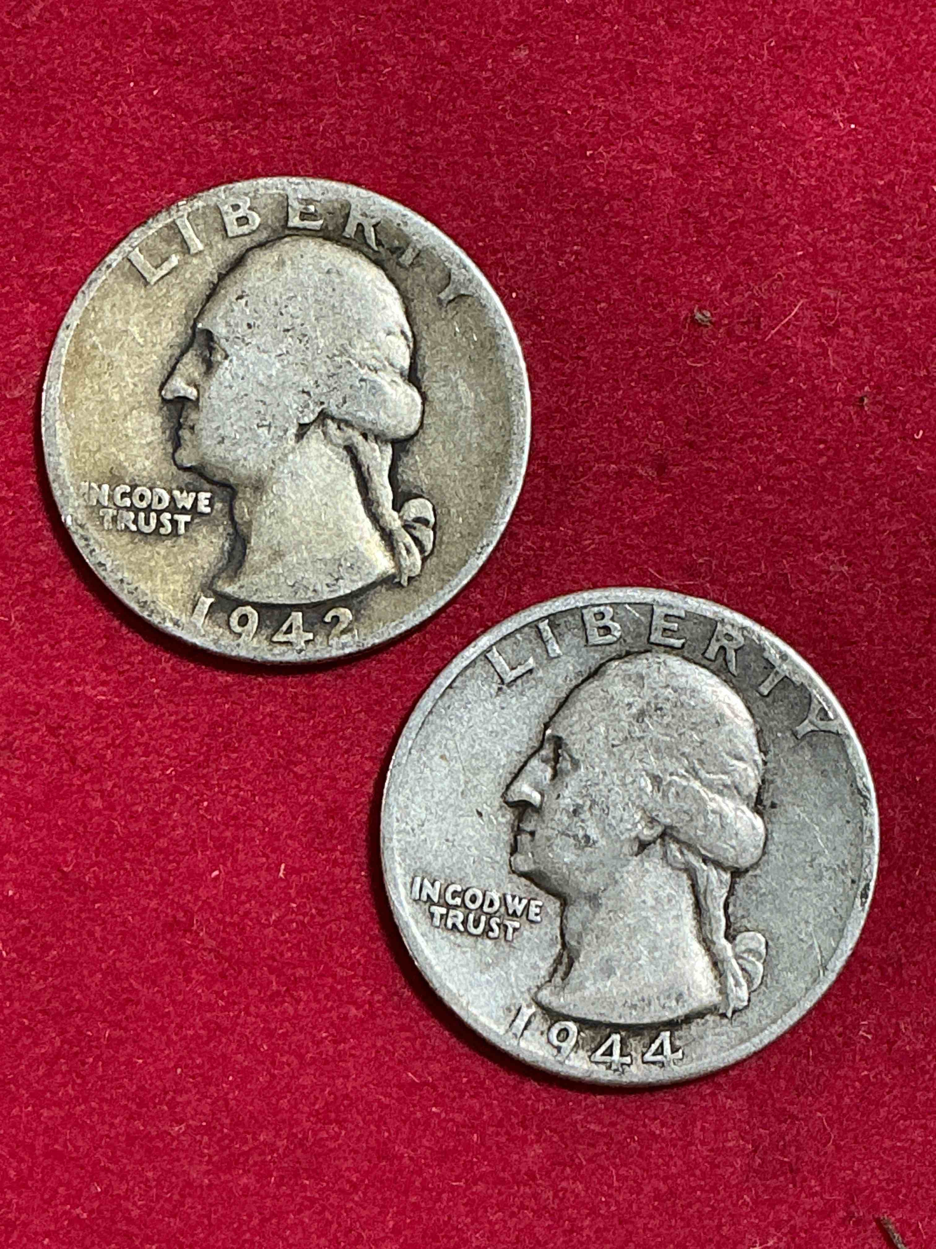 george washington brilliant circulated world war ii silver! pre 1965 u.s. quarter dollar coins were actually silver, here are great examples of awesome, pristine george washington silver quarter, stunning & circulated! rare mints! great for investing in precious metals! these coins were minted at 90% silver and 10% copper, giving them a net weight of .18084 ounces of pure silver per coin! very hard to find, stunning! invest in fine u.s. silver!