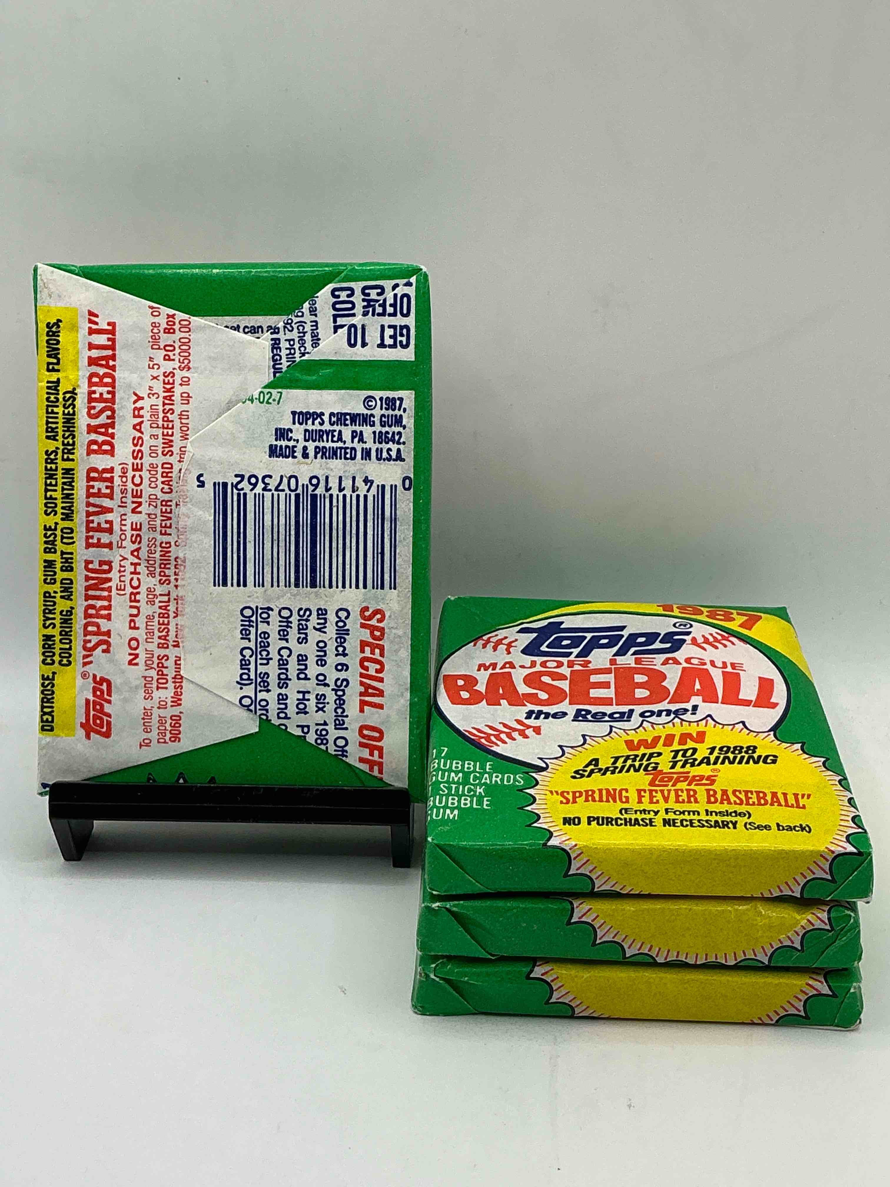 Condition photo showing New/Like New for loaded! 1987 topps baseball unopened sports card collectible wax pack, direct from original retail case! 1987 topps baseball is a loaded year with rookie cards from barry bonds (psa 10 $300+), bo jackson, jose canseco & more! excellent condition!