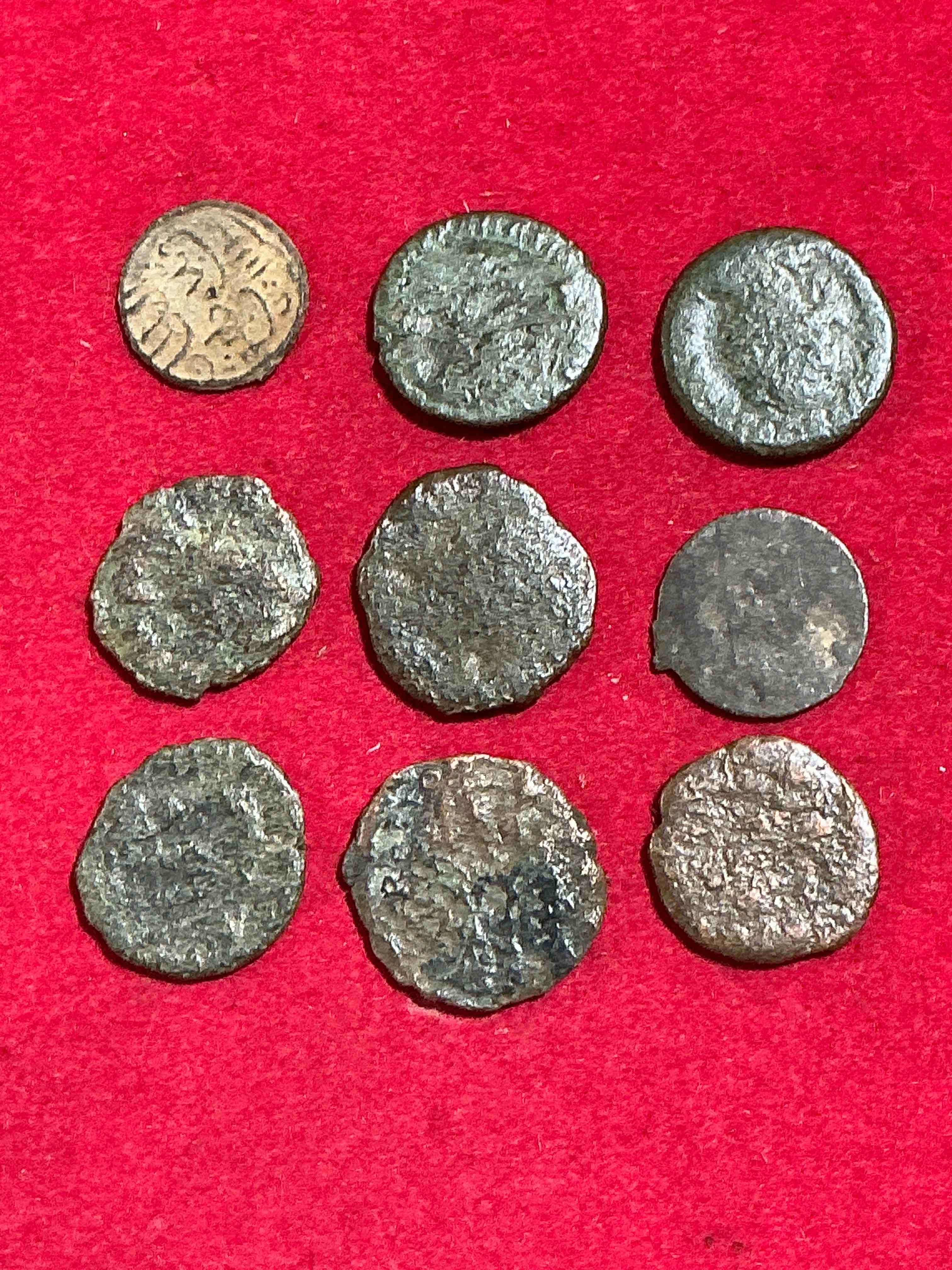 Condition photo showing Good Condition for ancient roman coins! 1,600-1700 years old approximately! check out these amazing authentic pieces of history, ancient roman bronze coins from the approx 300 to 400 a.d era... serious pieces of history & serious colléctor items! own authentic pieces of ancient history!
