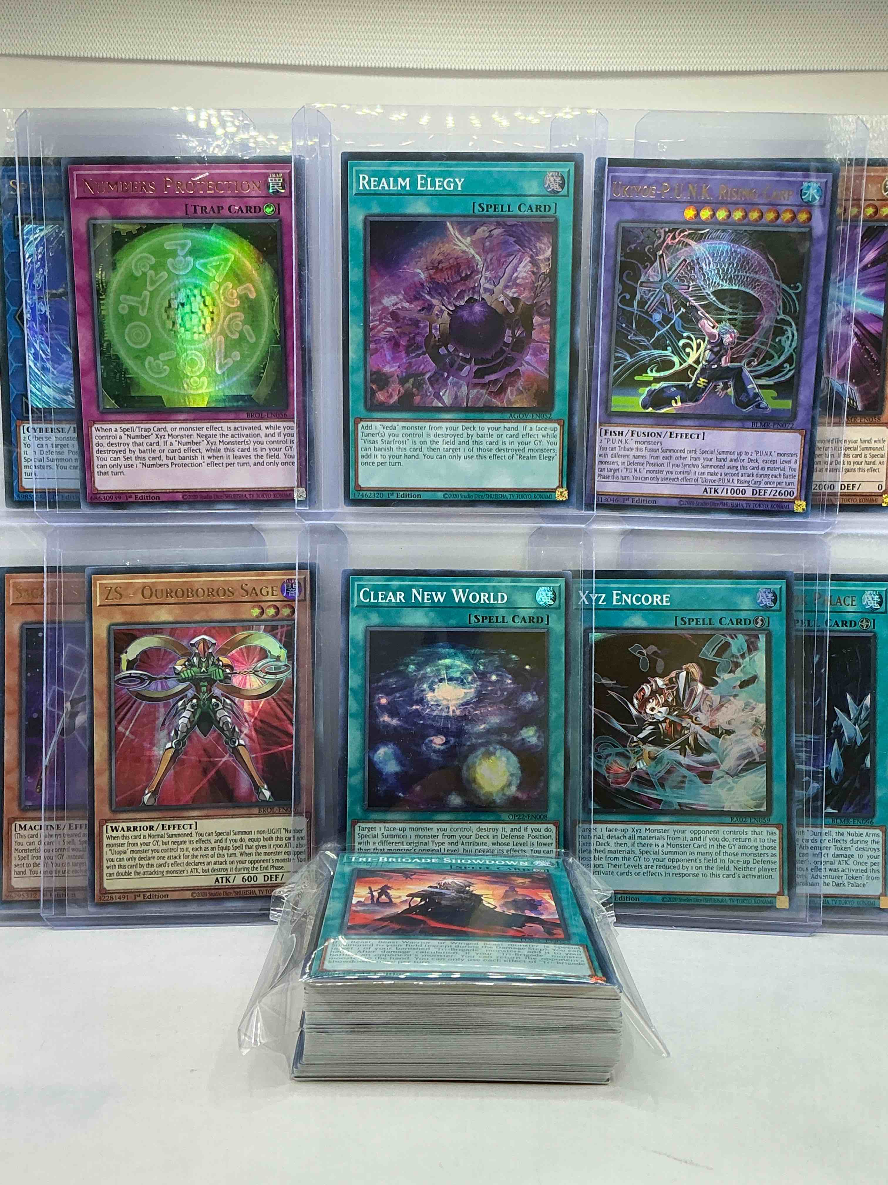 yu-gi-oh 50 card lot! join the craze of yu-gi-oh with these awesome cards! this 50 card lot includes the big three yu-gi-oh category cards, monsters, spells & traps! this 50 card lot includes some of all three! wow! perfect time to start collecting! 