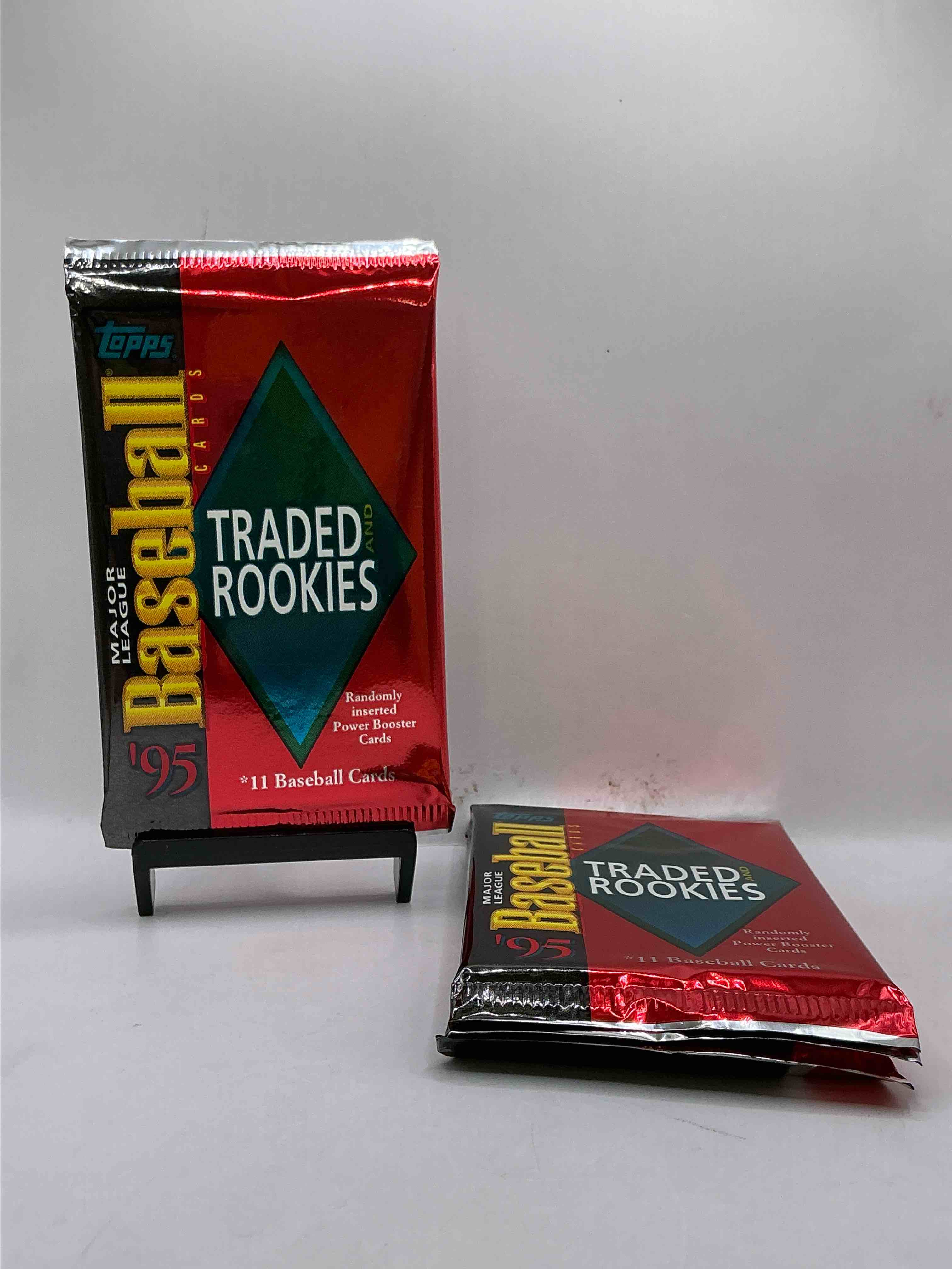 baseball ultra rare! 1995 rookies & traded packs, potentially filled with some awesome cards! look for power boosters, rookies & more!