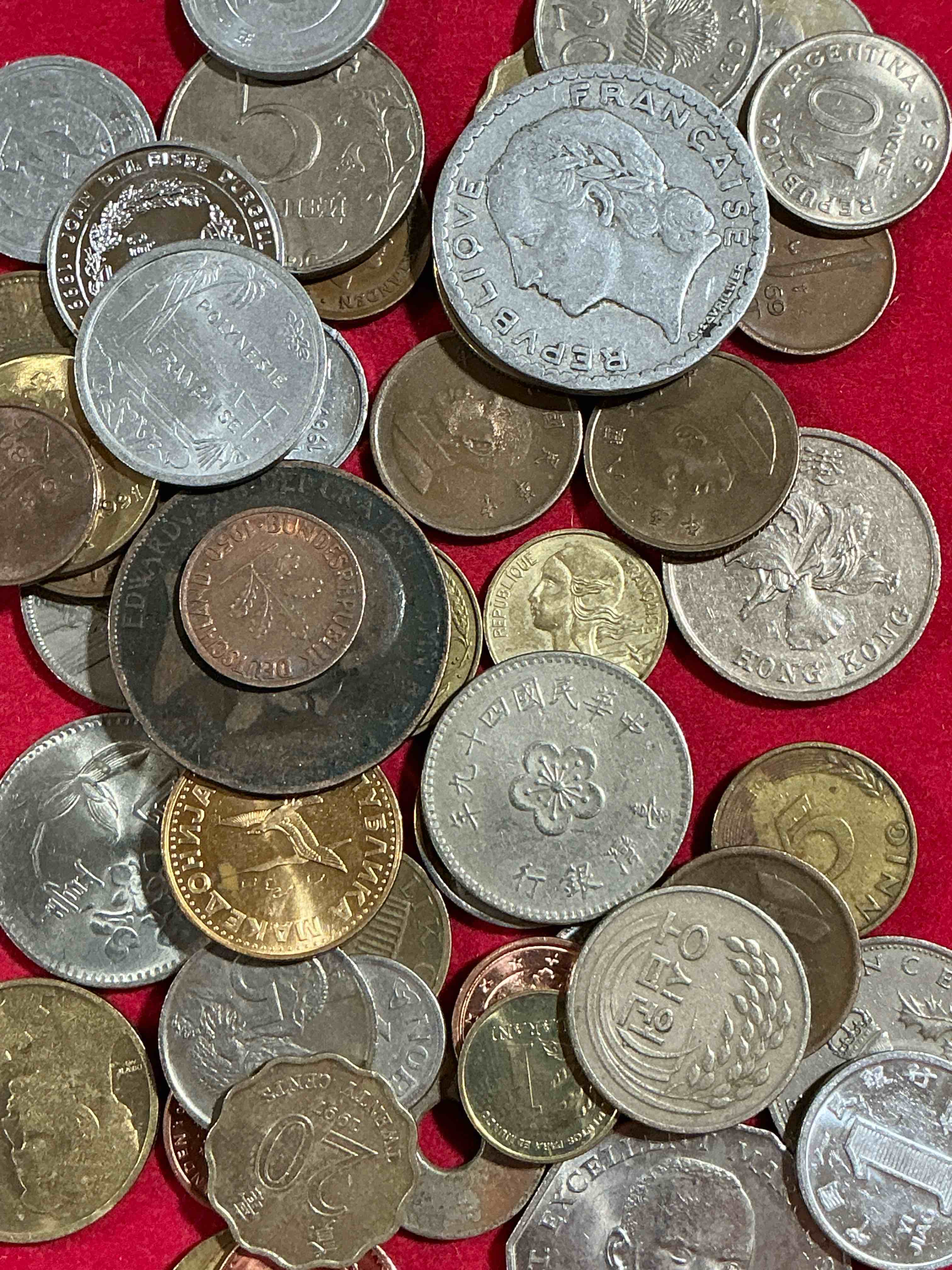 World Coins, Antique & Vintage! Each Lot Is Unique! Many Different Years, Countries, Sizes & Exotic Places. This Cool Collection Of Antique Coins From Around The World Is Loads Of Fun! Have Fun Identifying Each Coin & Country As A Great Educational Tool! A Great Investment Too!