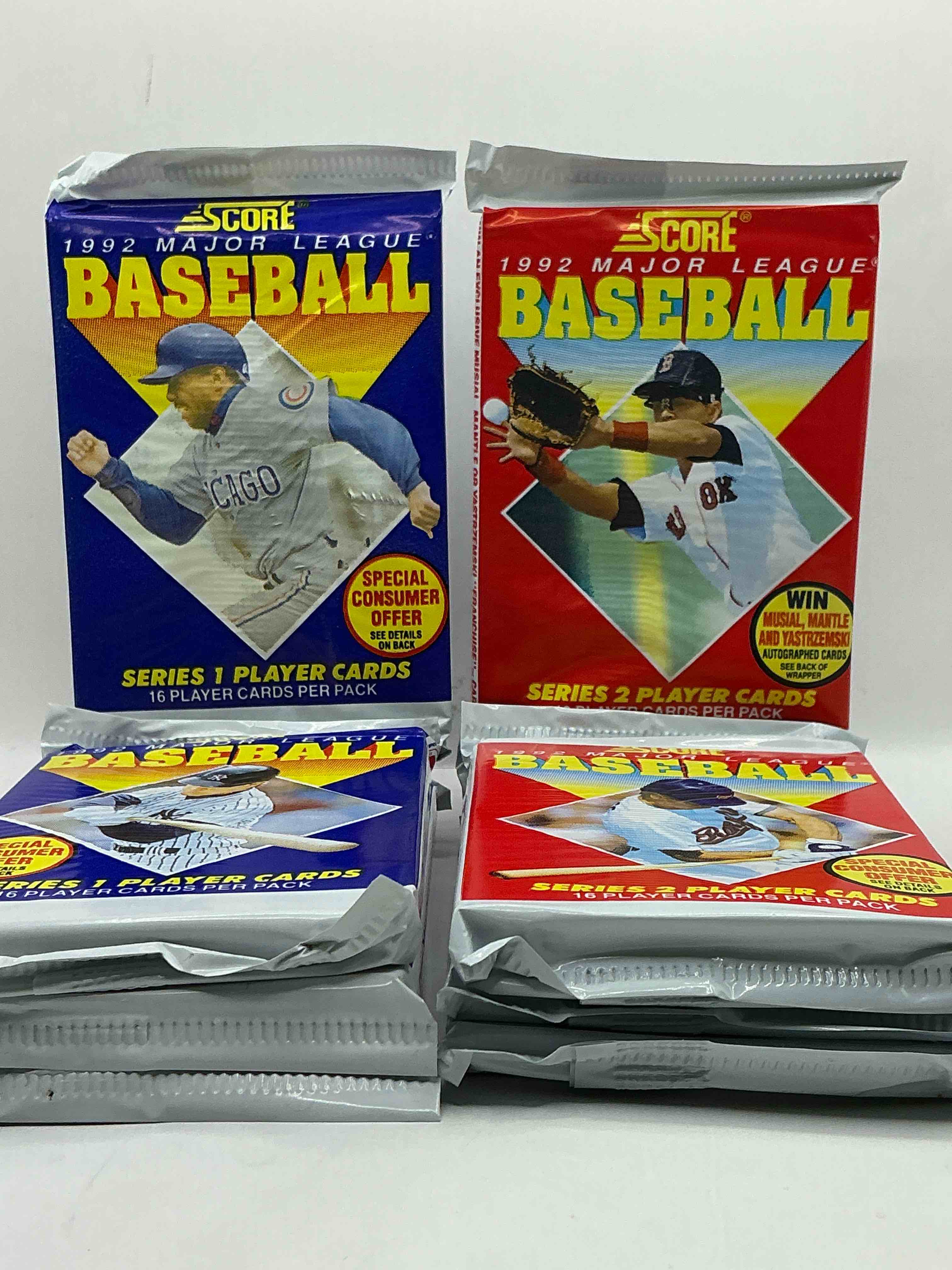 Condition photo showing New/Like New for joe dimaggio autograph!? 2,495 joe dimaggio randomly inserted signature cards in the packs from this year! 1992 score baseball craziness, see what you get!