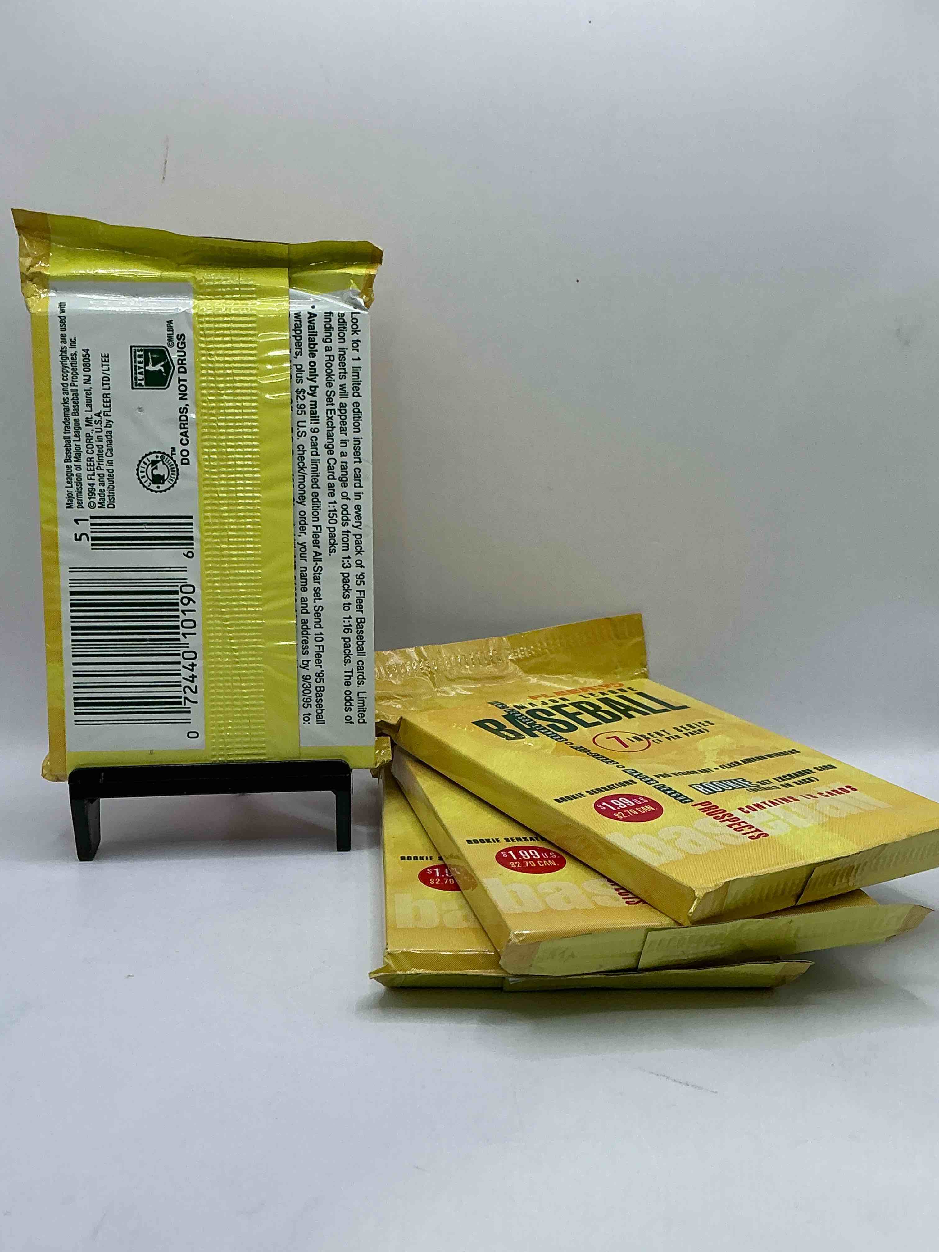 Condition photo showing New/Like New for 1995 fleer baseball 7 insert series, look for rookie exchange card set! look for legends, rookies & more! fleer baseball 1995!