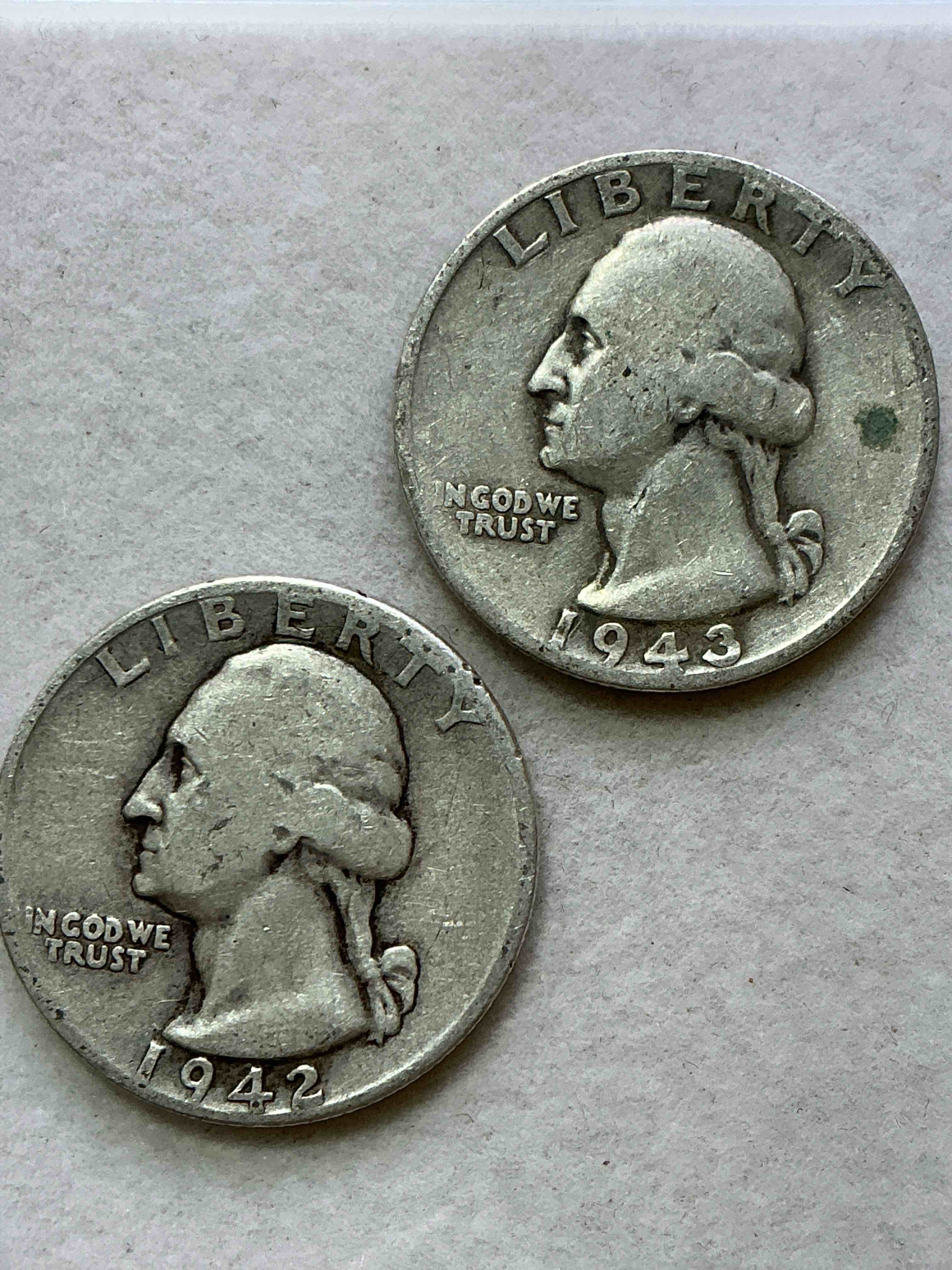 george washington brilliant circulated world war ii silver! pre 1965 u.s. quarter dollar coins were actually silver, here are great examples of awesome, pristine george washington silver quarter, stunning & circulated! rare mints! great for investing in precious metals! these coins were minted at 90% silver and 10% copper, giving them a net weight of .18084 ounces of pure silver per coin! very hard to find, stunning! invest in fine u.s. silver!