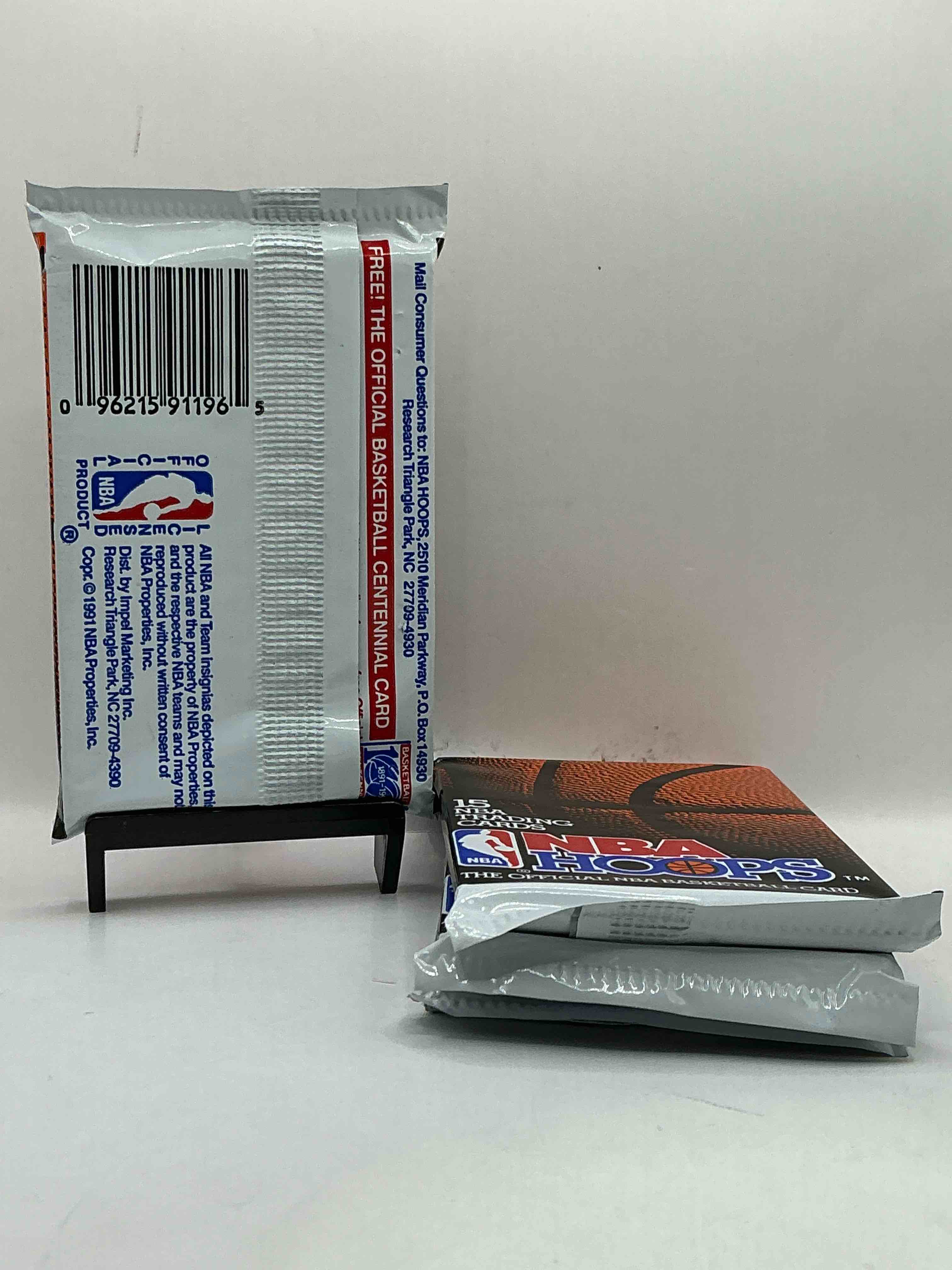 Condition photo showing New/Like New for 1991-92 nba hoops series i unopened packs direct from original box! these packs have some awesome cards, search for incredible jordan cards! also, the randomly packed team usa cards in random packs!