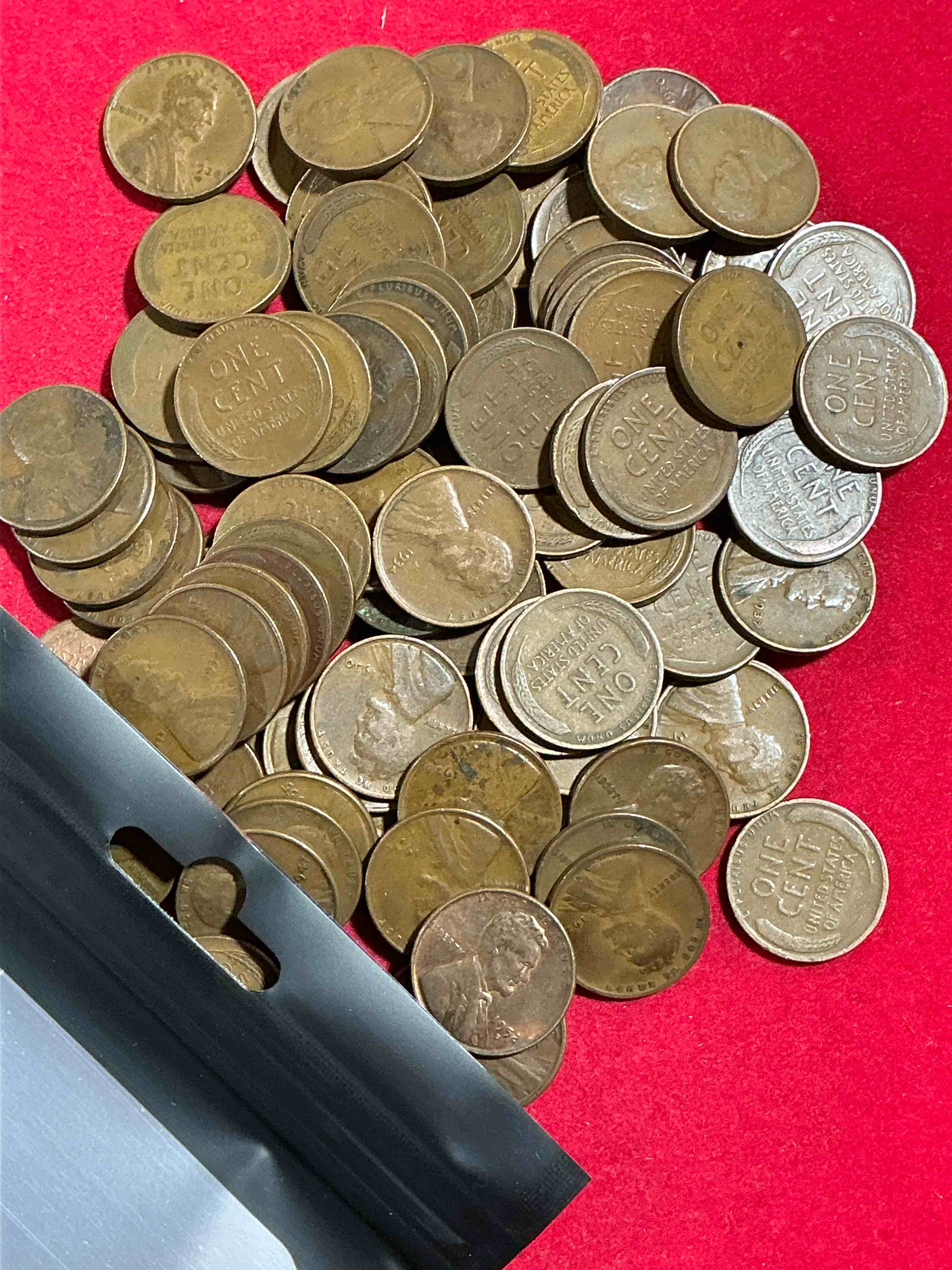 Condition photo showing Good Condition for antique wheat pennies 100 count un-searched lot! wheat pennies were minted from 1909-1958 originally replacing the indian head penny. there are many, many interesting & valuable years / mint marks in wheat pennies, win this lot & have fun searching to see what you get! a great way to start collecting antique coins!