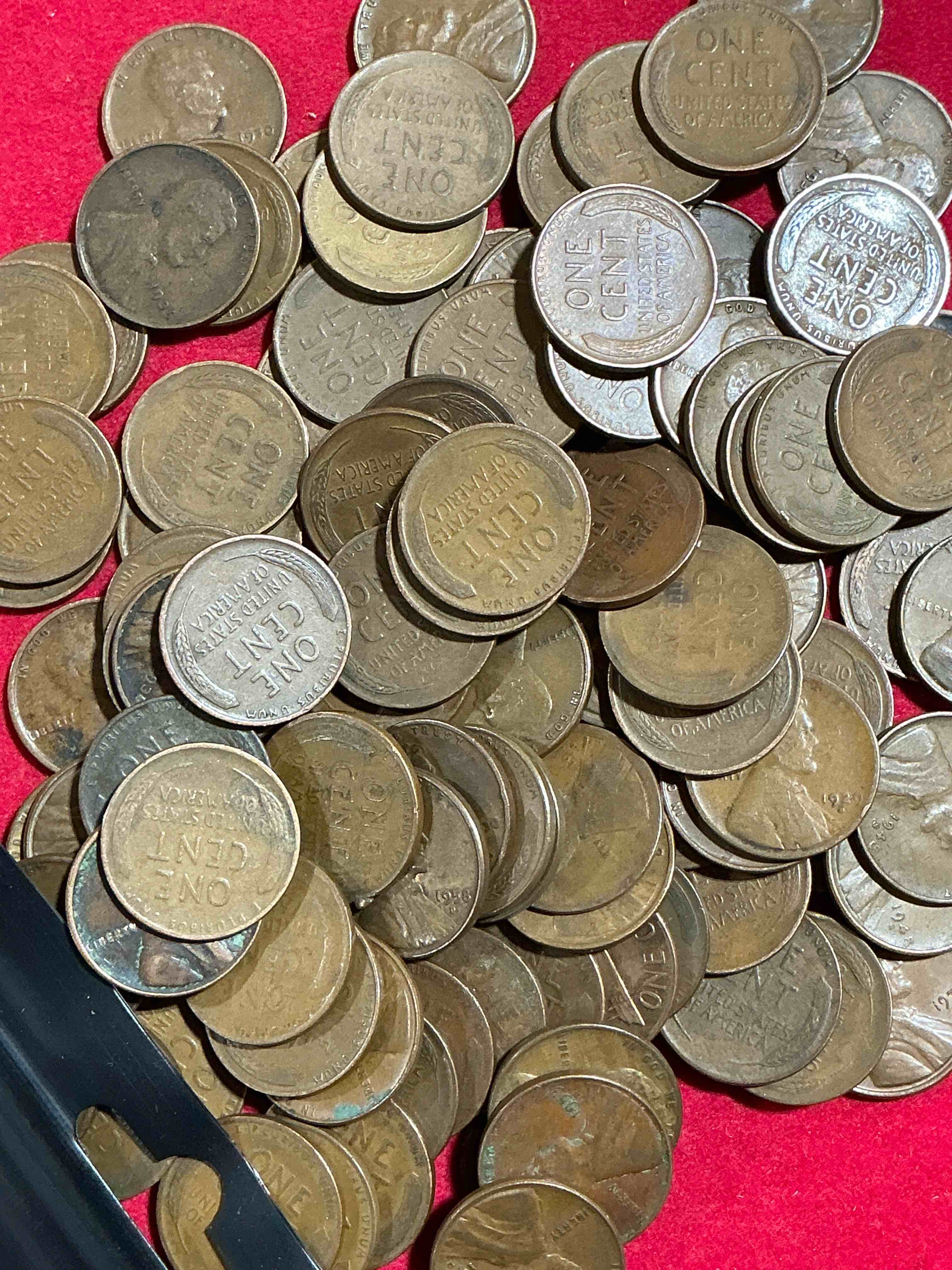 antique wheat pennies 100 count un-searched lot! wheat pennies were minted from 1909-1958 originally replacing the indian head penny. there are many, many interesting & valuable years / mint marks in wheat pennies, win this lot & have fun searching to see what you get! a great way to start collecting antique coins!