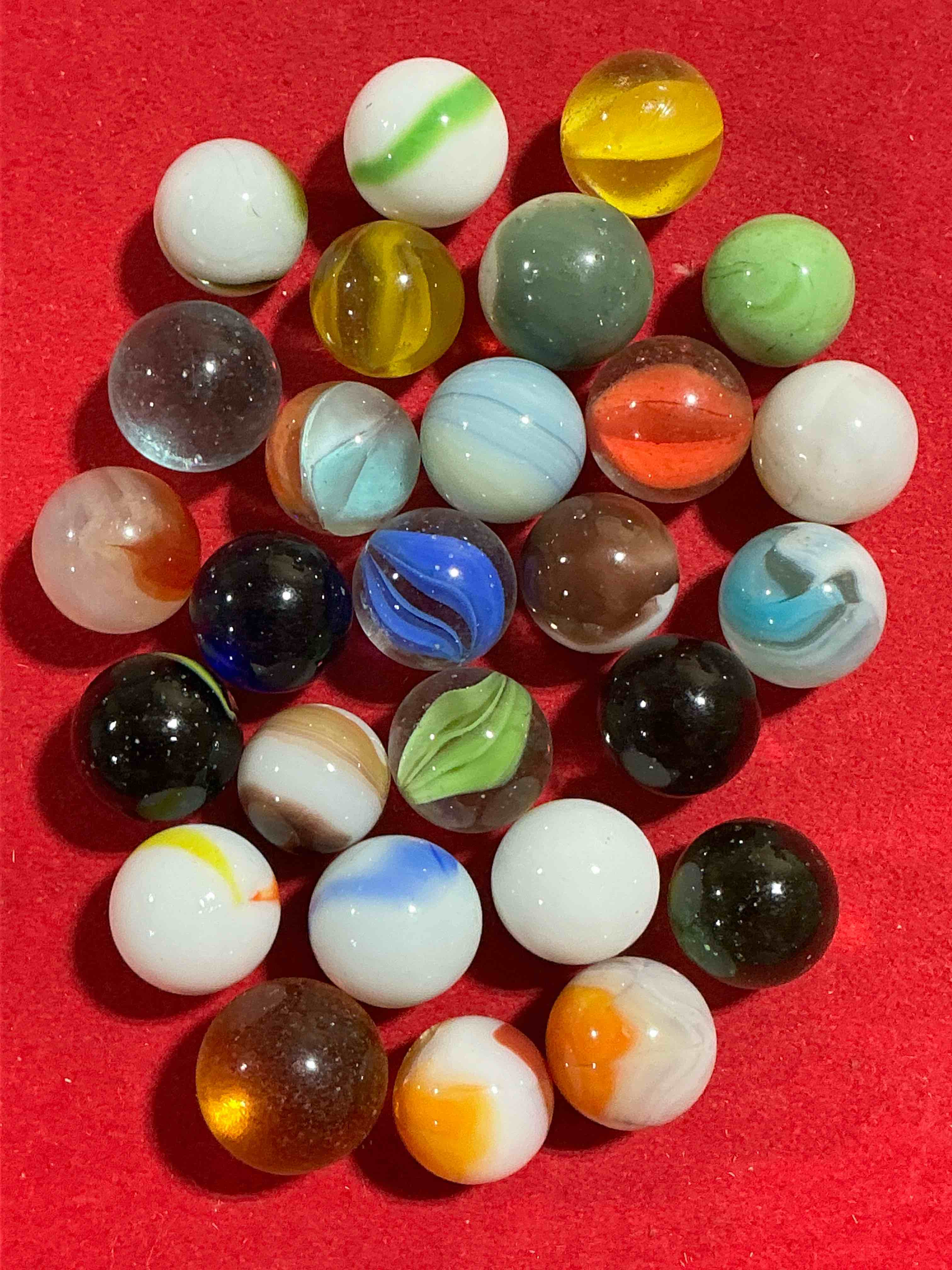 Antique Glass Marbles! Genuine Stunning Marbles Lot, All Marbles Made Between The Years 1925-1965 & Made With Uranium! Many Are Great Depression Era & Even Earlier! Gorgeous, Authentic Pieces Of History!  