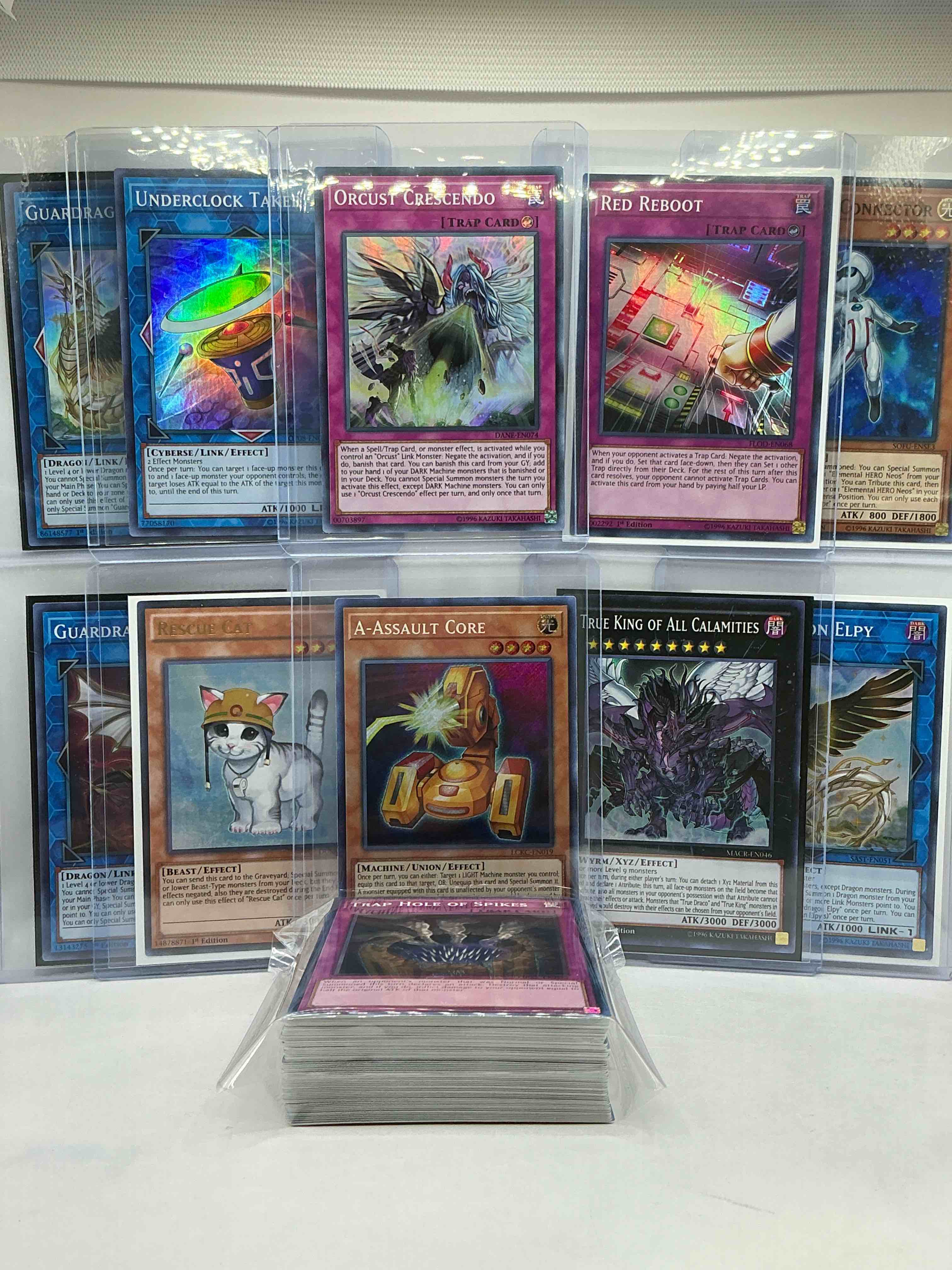 yu-gi-oh 50 card lot! join the craze of yu-gi-oh with these awesome cards! this 50 card lot includes the big three yu-gi-oh category cards, monsters, spells & traps! this 50 card lot includes some of all three! wow! perfect time to start collecting!