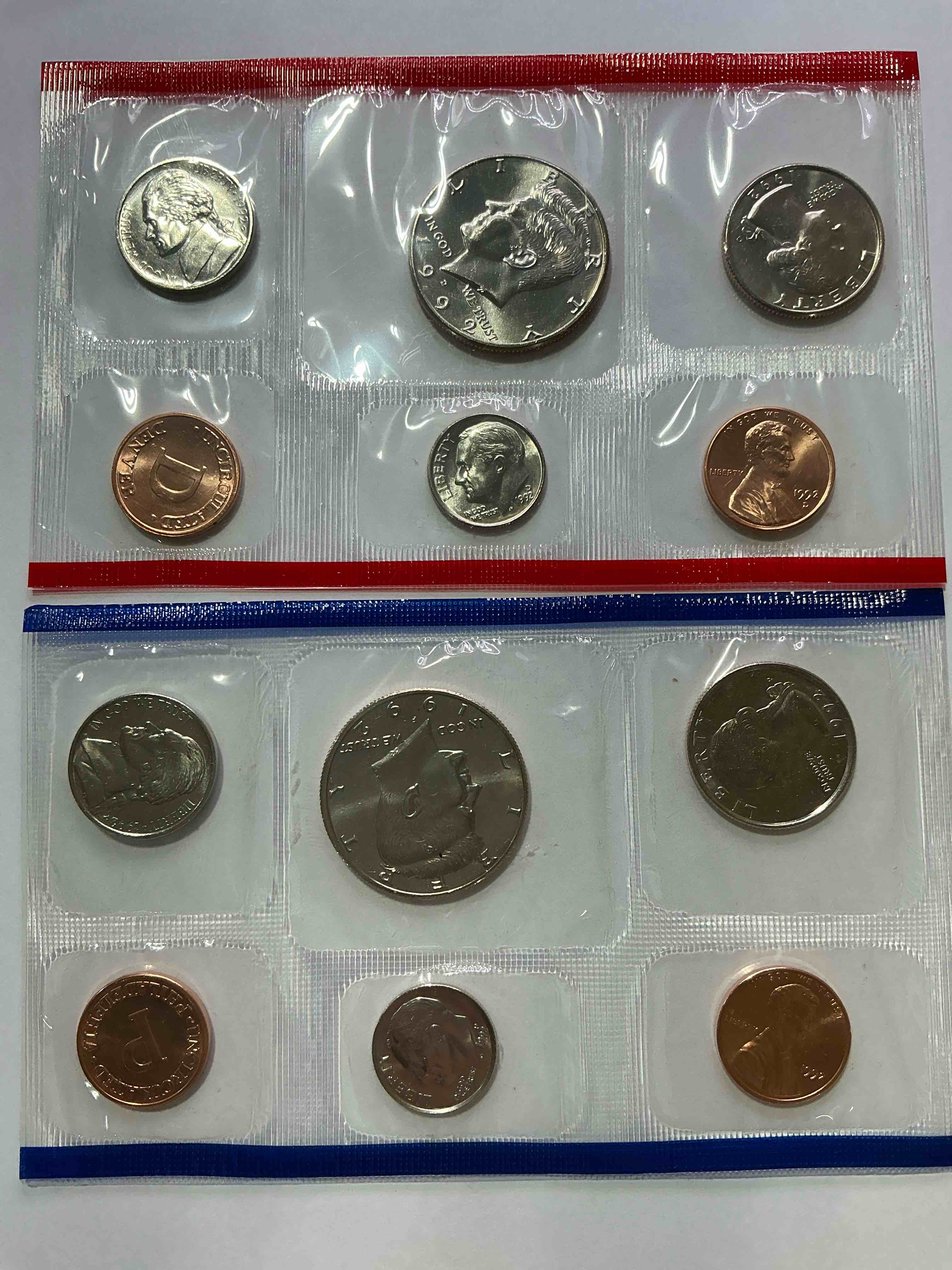 1992 uncirculated philadelphia & denver 12 coin mint combo! these beautiful, uncirculated coins are rare pieces of history! 1992 dimes, pennies half dollars, nickels & quarters!
