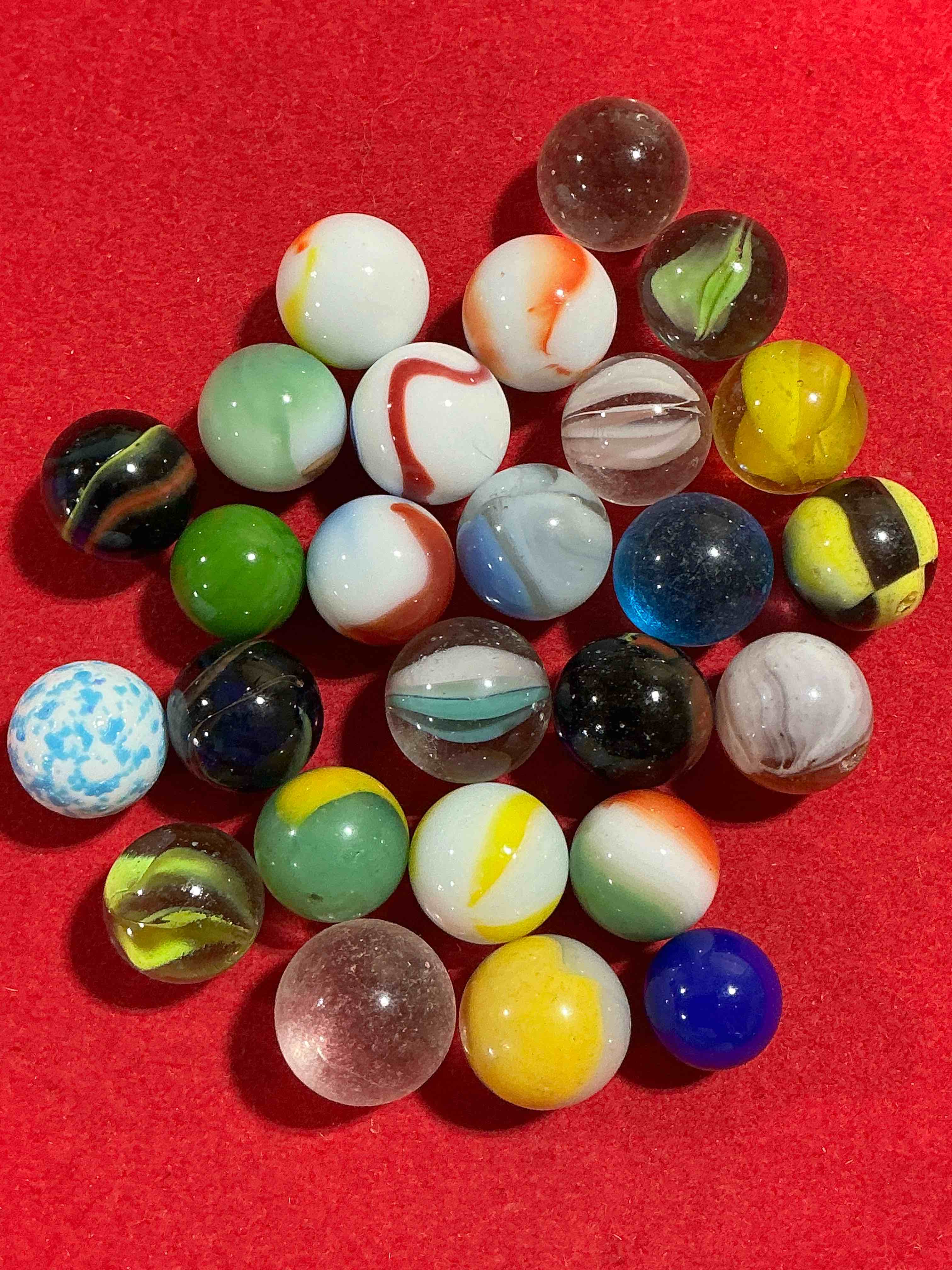 Antique Glass Marbles! Genuine Stunning Marbles Lot, All Marbles Made Between The Years 1925-1965 & Made With Uranium! Many Are Great Depression Era & Even Earlier! Gorgeous, Authentic Pieces Of History!  