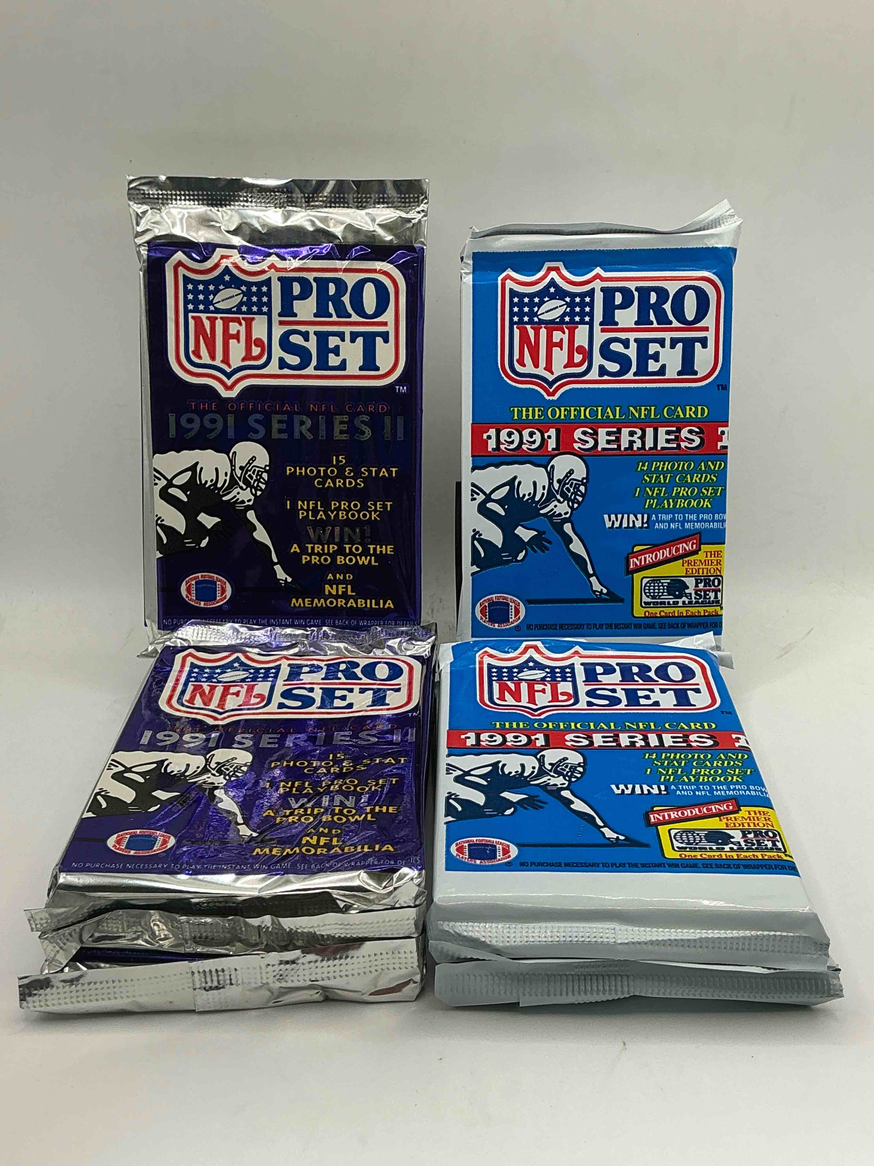 Wow! 1991 Pro Set Football Sealed Card Packs Series I & II, Direct From Original Retail Case!Highly Sought After By Collectors As This Year Is Loaded With High Profile Cards!Search For Cards From Barry Sanders, Deion Sanders, Troy Aikman, Michael Irvin & Much More! Getting Hard To Find!