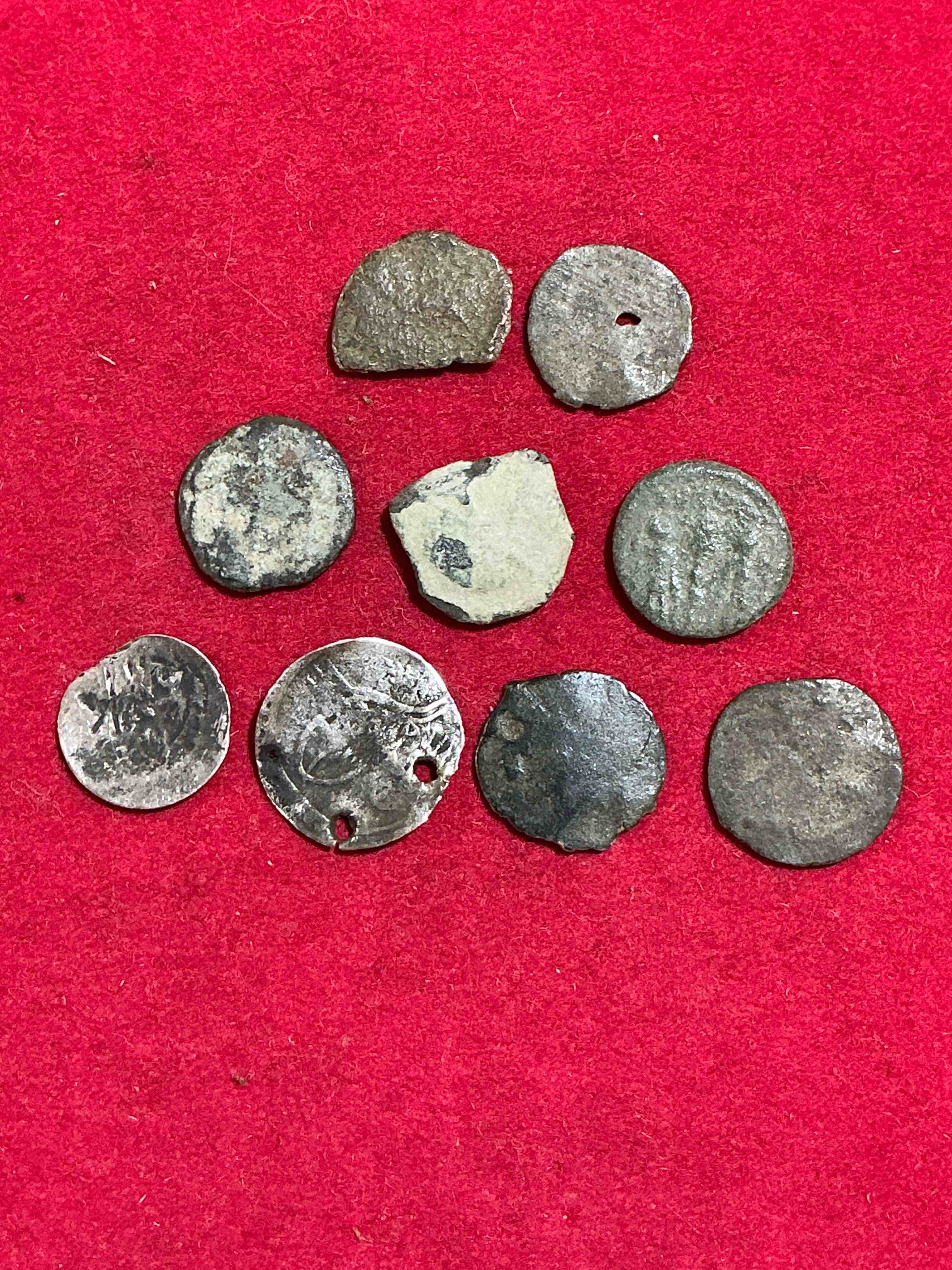 Ancient Roman Coins! 1,600-1700 YEARS OLD Approximately! Check Out These Amazing Authentic Pieces Of History, Ancient Roman Bronze Coins From The Approx 300 to 400 A.D Era... Serious Pieces Of History & Serious Colléctor Items! Own Authentic Pieces Of Ancient History!