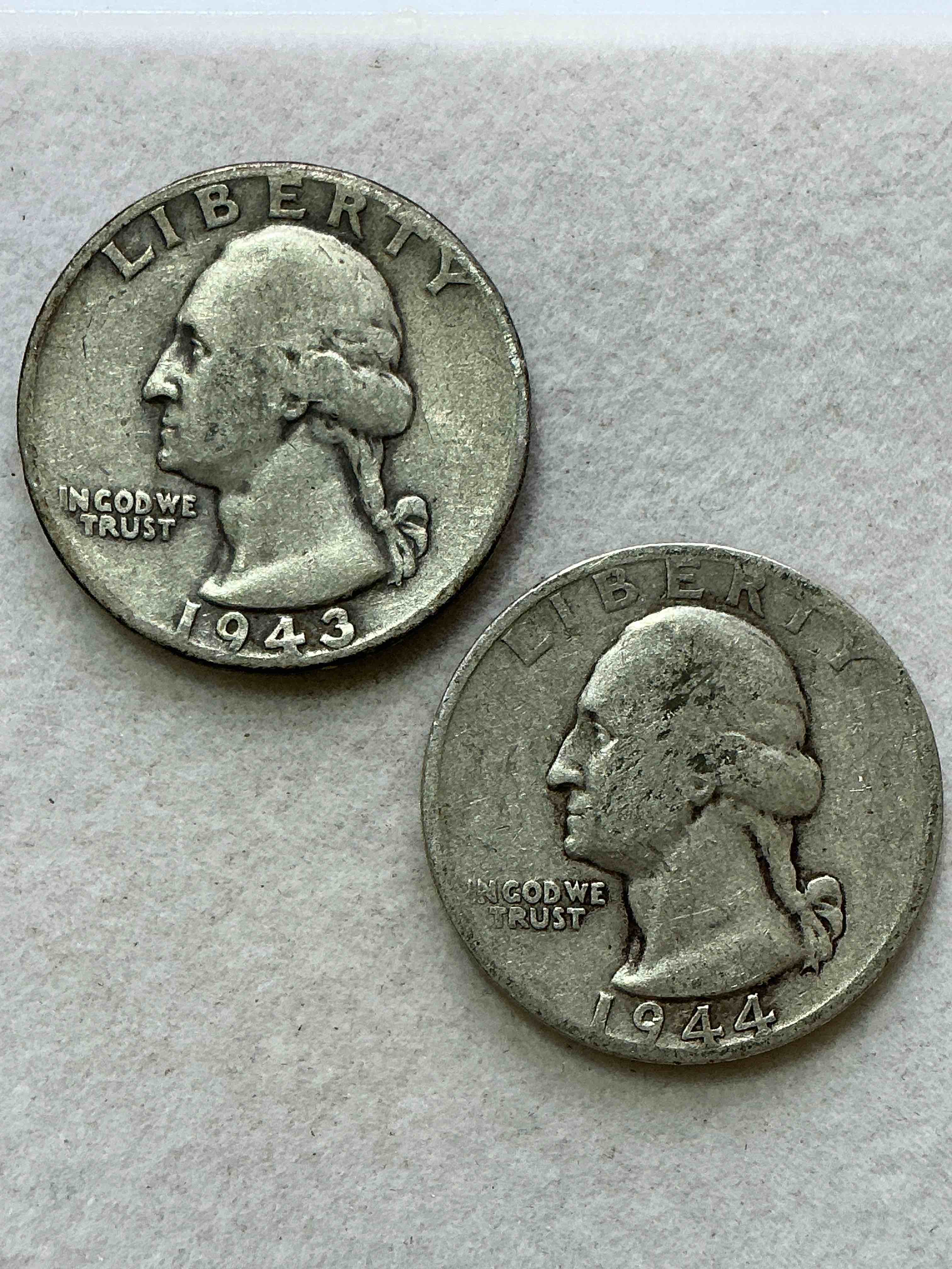 george washington brilliant circulated world war ii silver! pre 1965 u.s. quarter dollar coins were actually silver, here are great examples of awesome, pristine george washington silver quarter, stunning & circulated! rare mints! great for investing in precious metals! these coins were minted at 90% silver and 10% copper, giving them a net weight of .18084 ounces of pure silver per coin! very hard to find, stunning! invest in fine u.s. silver!