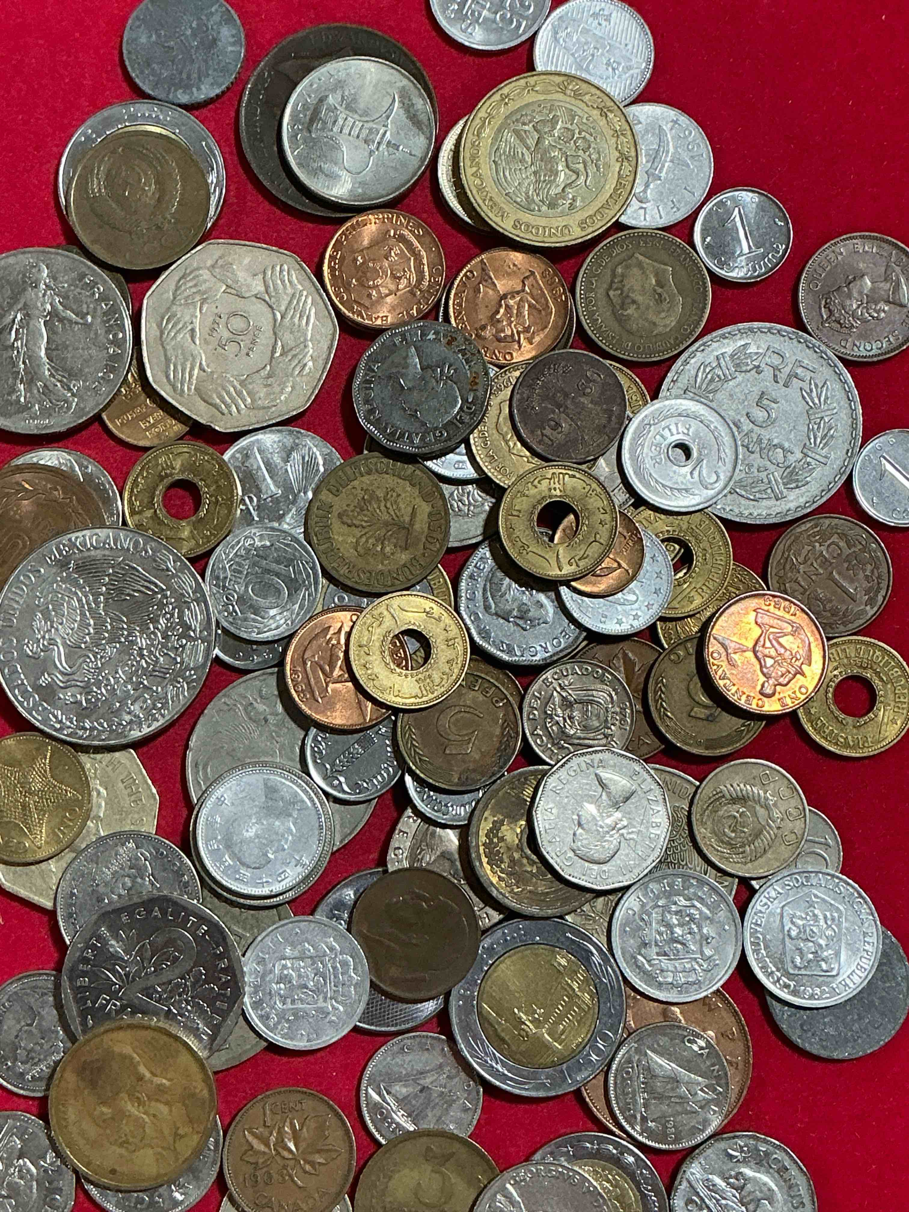 World Coins, Antique & Vintage! Each Lot Is Unique! Many Different Years, Countries, Sizes & Exotic Places. This Cool Collection Of Antique Coins From Around The World Is Loads Of Fun! Have Fun Identifying Each Coin & Country As A Great Educational Tool! A Great Investment Too!