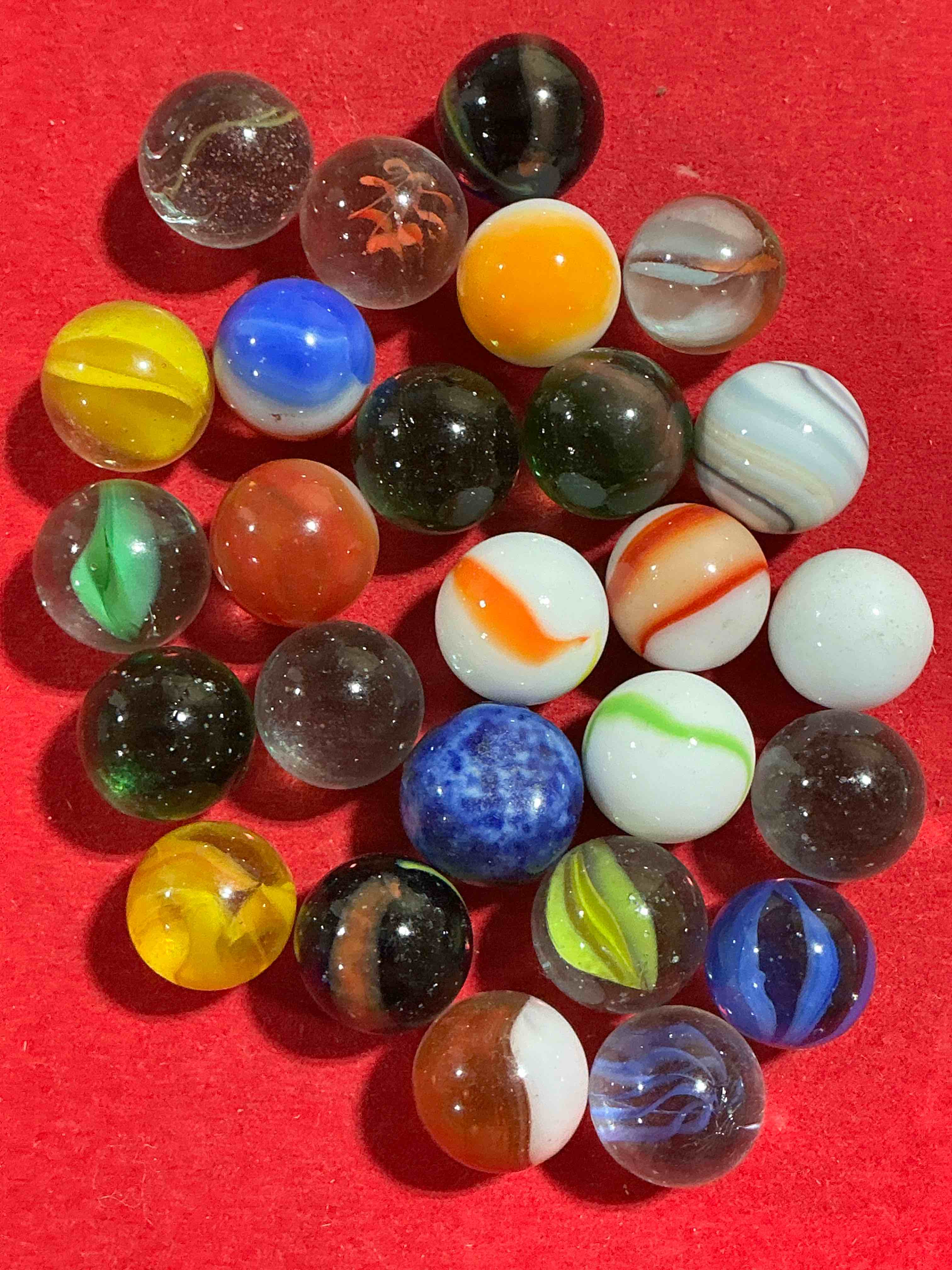 Antique Glass Marbles! Genuine Stunning Marbles Lot, All Marbles Made Between The Years 1925-1965 & Made With Uranium! Many Are Great Depression Era & Even Earlier! Gorgeous, Authentic Pieces Of History!  