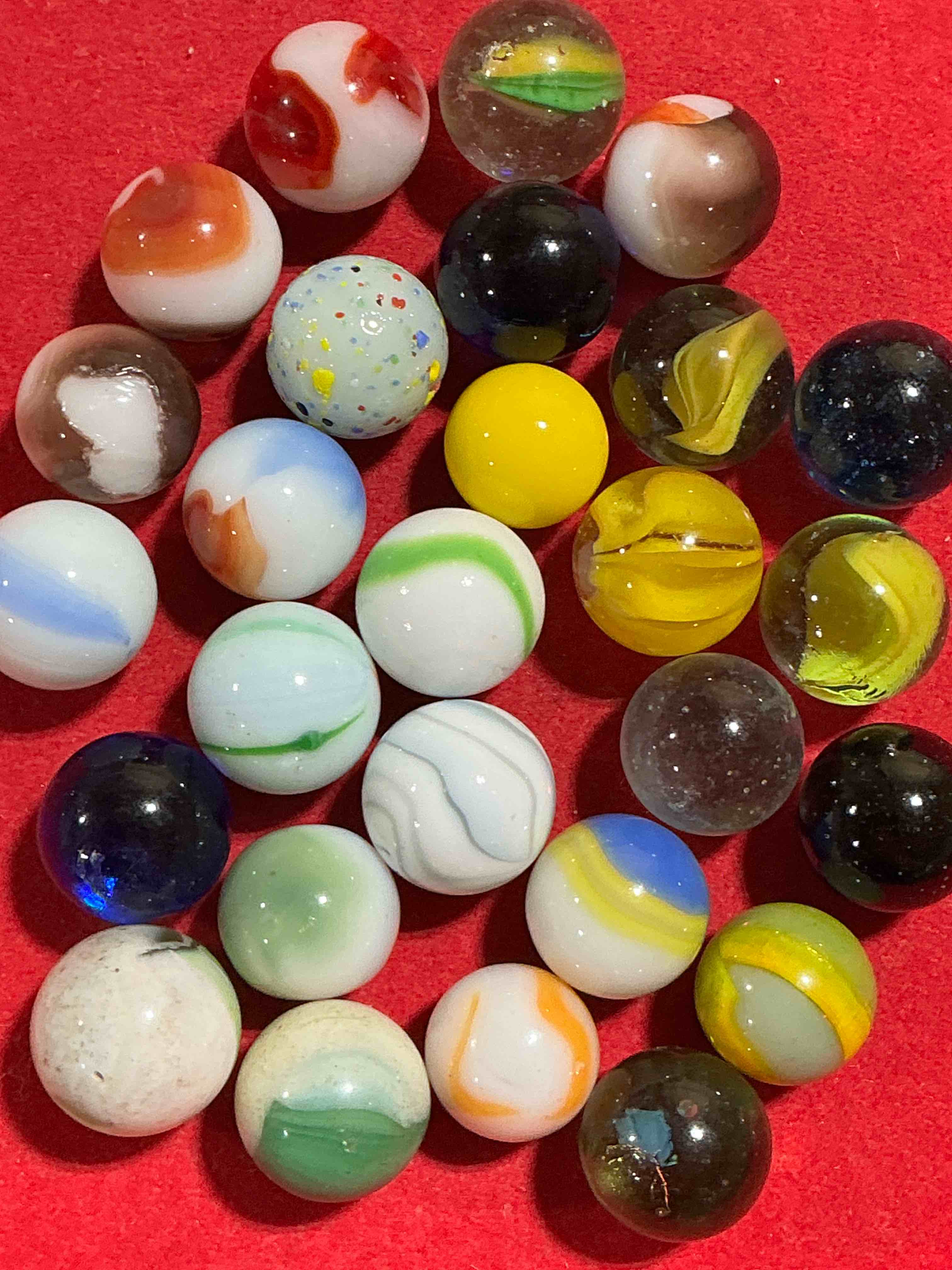 Antique Glass Marbles! Genuine Stunning Marbles Lot, All Marbles Made Between The Years 1925-1965 & Made With Uranium! Many Are Great Depression Era & Even Earlier! Gorgeous, Authentic Pieces Of History!  