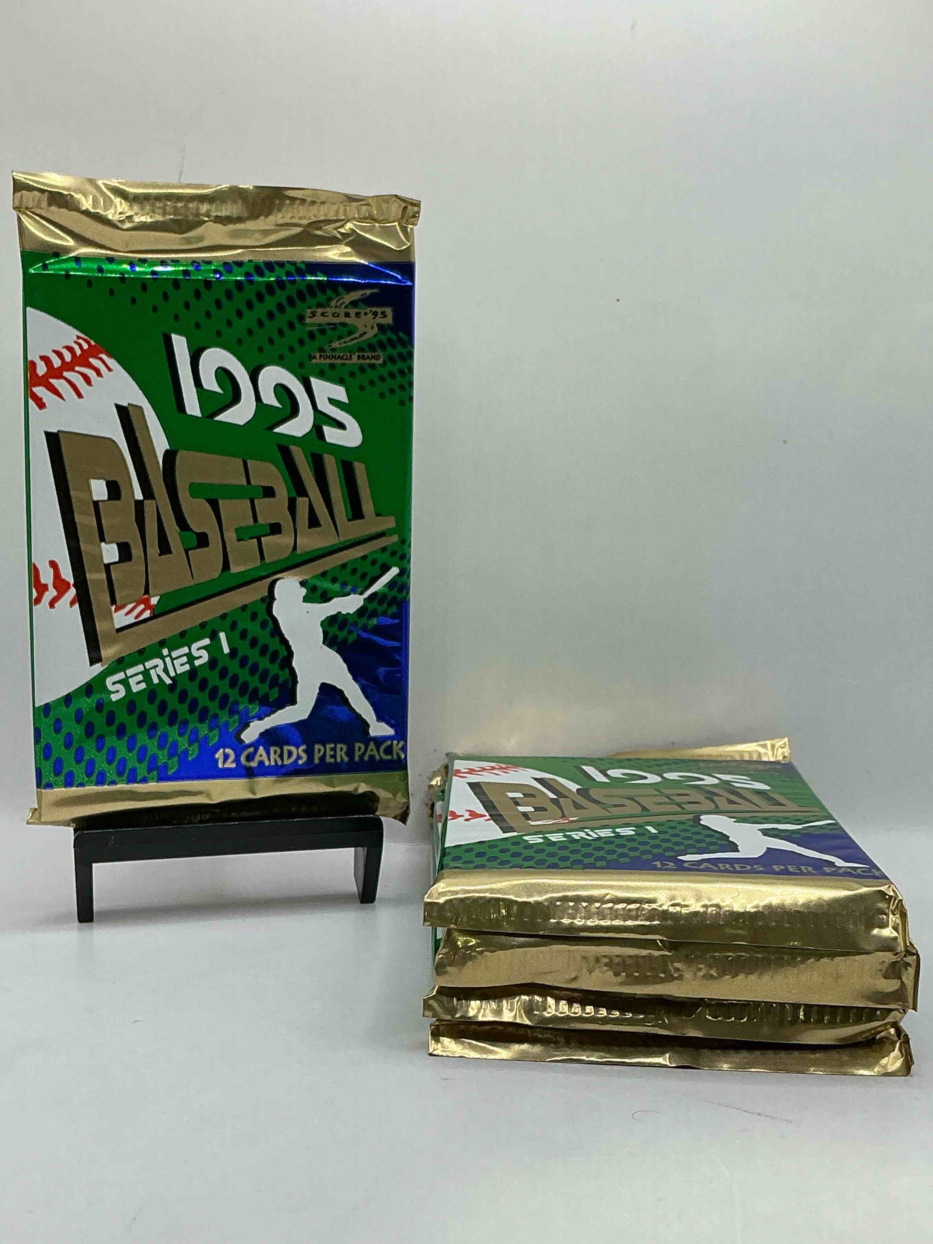 1995 score baseball! 12 cards per pack, super cool series 1 baseball! look for baseball legends! jeter, rodriguez & more to look for!