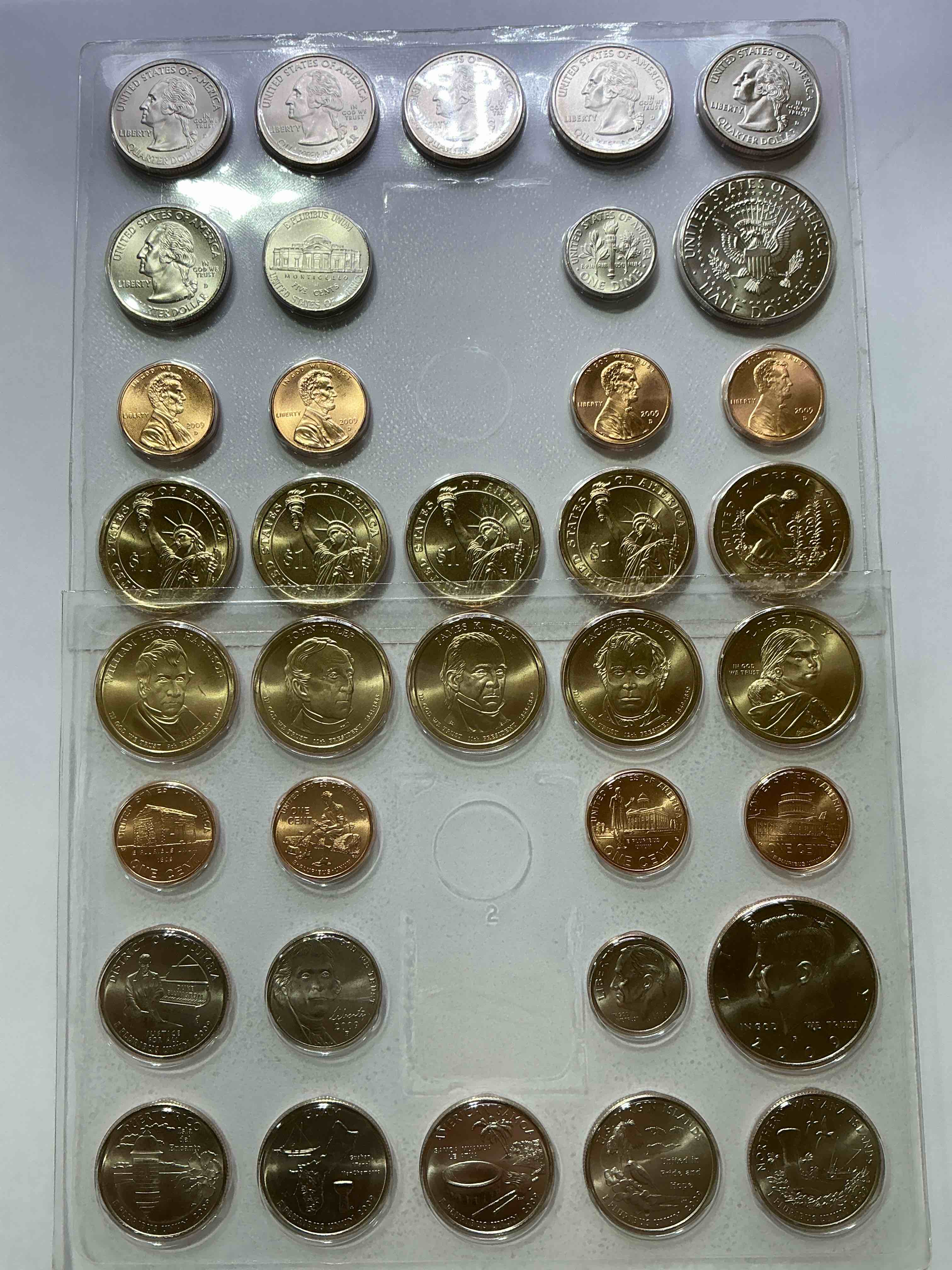 36 coin craziness! denver & philly mints! 2009 uncirculated mint set coins! includes half dollars, president dollar coins, dimes, nickels, pennies & quarters! cool coin collectible! 